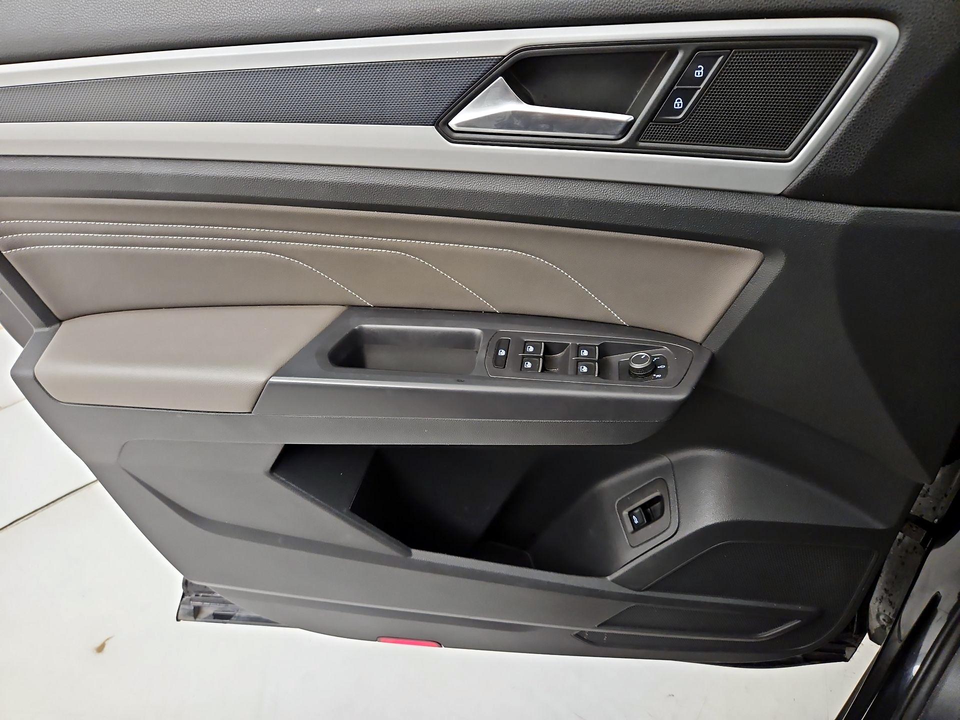 Thumbnail: 2021 Volkswagen Atlas - 12