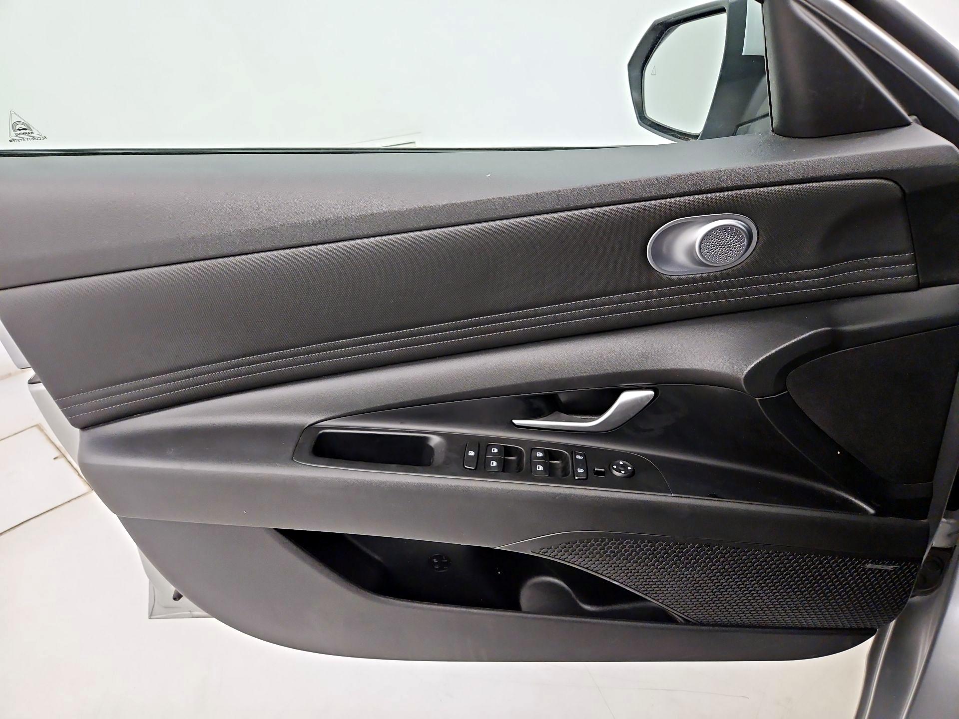 Thumbnail: 2023 Hyundai Elantra - 12