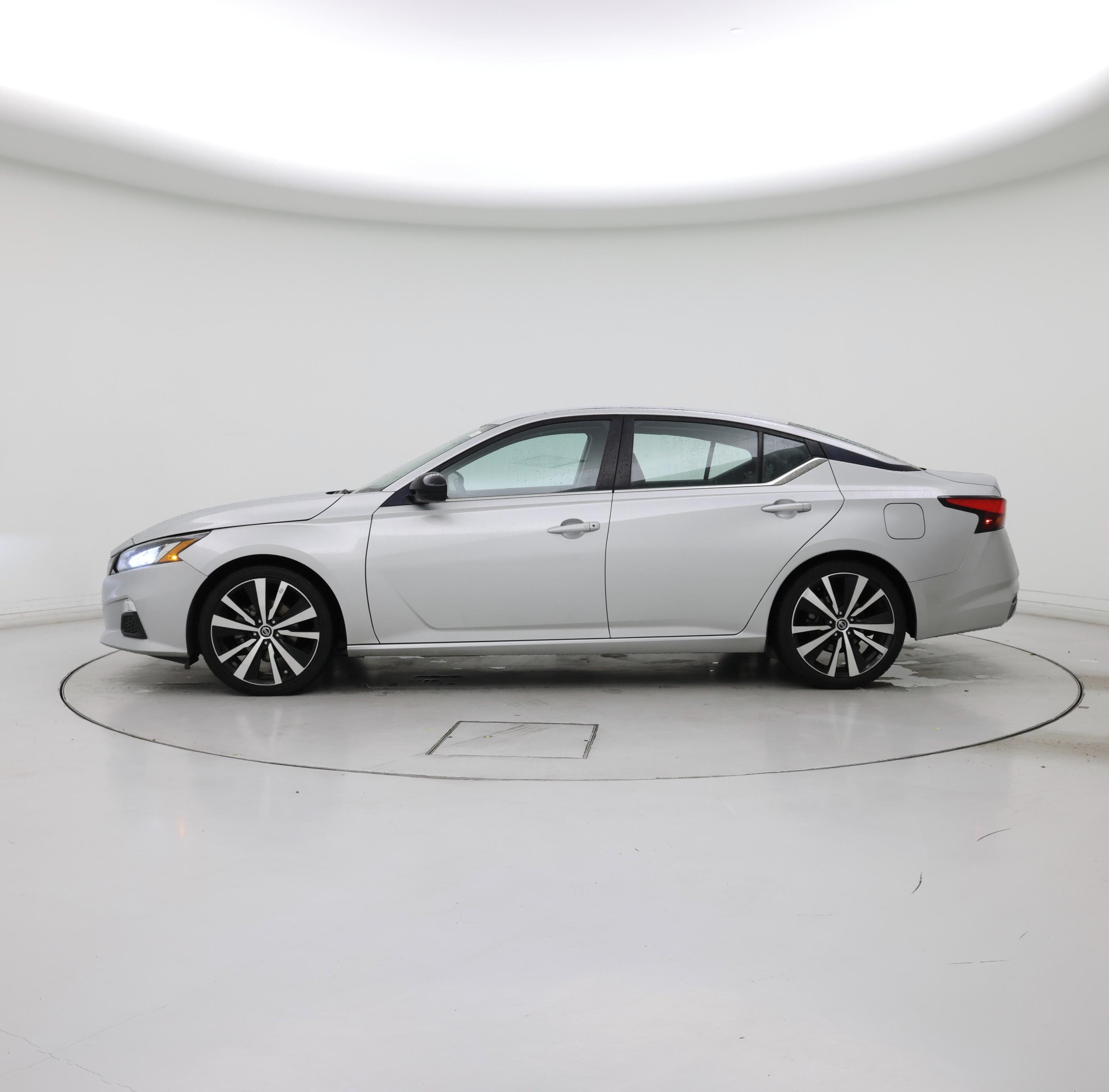 Thumbnail: 2020 Nissan Altima - 3