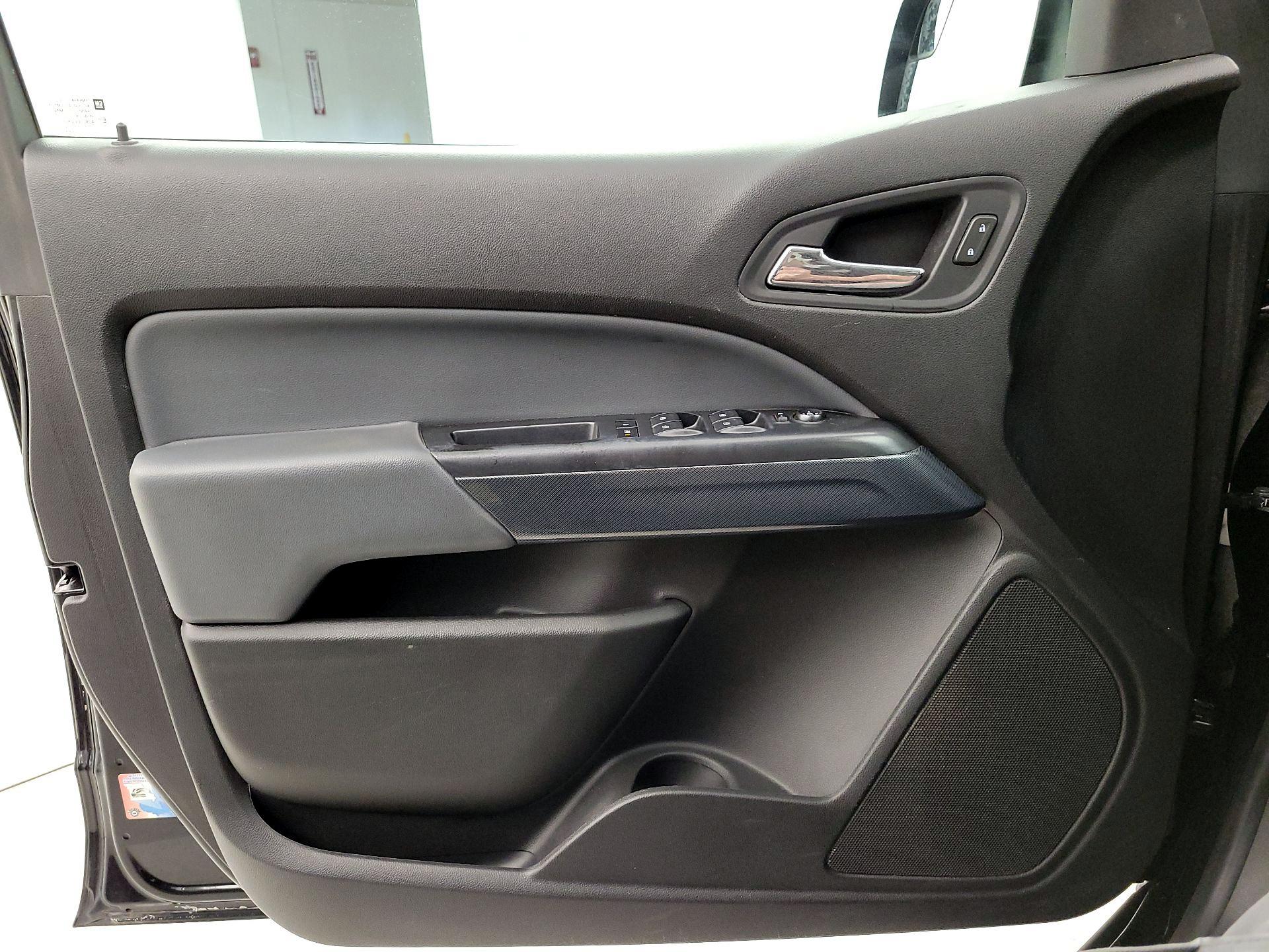 Thumbnail: 2018 Chevrolet Colorado - 12