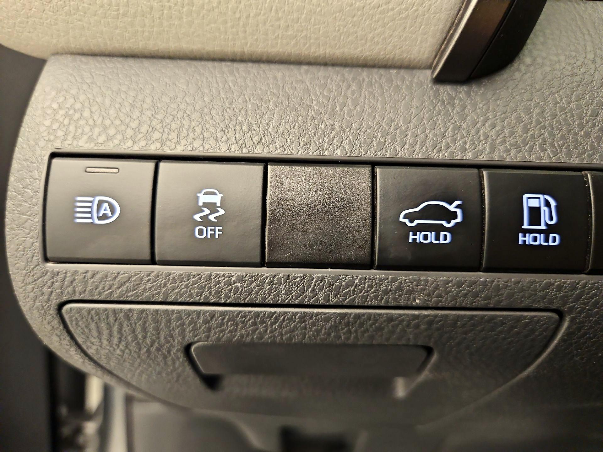 Thumbnail: 2021 Toyota Camry - 13