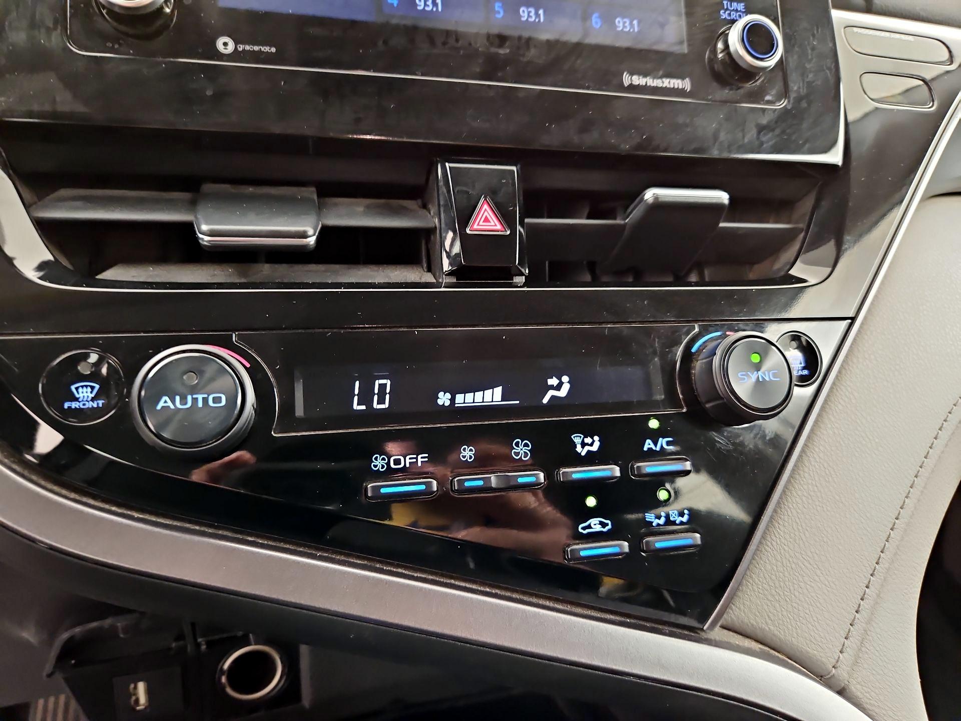 Thumbnail: 2021 Toyota Camry - 16
