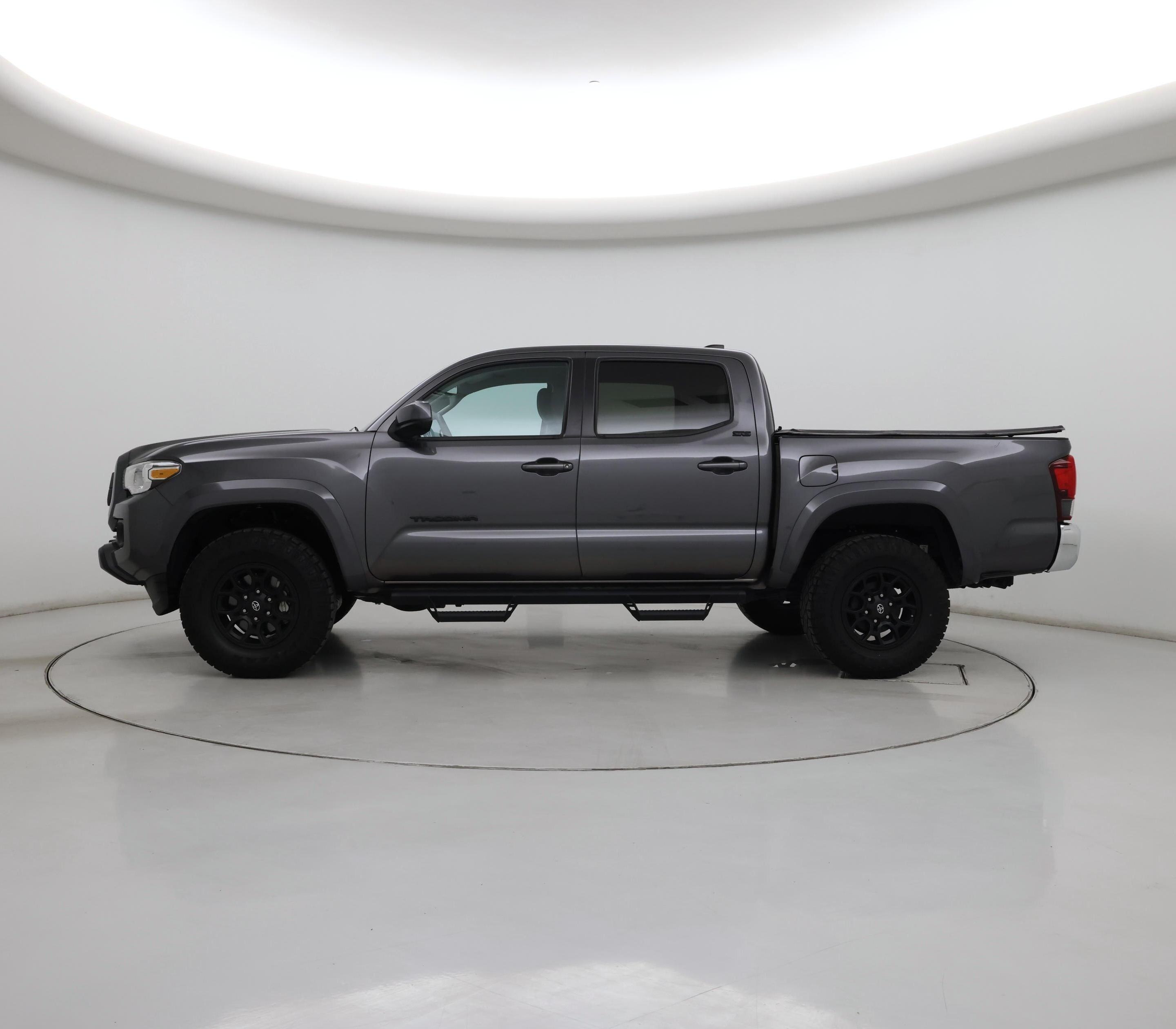 Thumbnail: 2021 Toyota Tacoma - 3