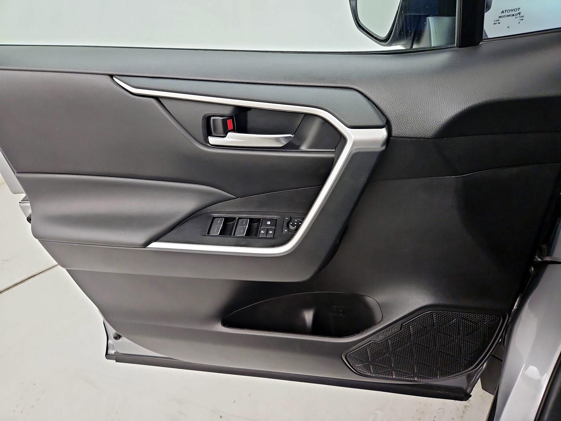 Thumbnail: 2024 Toyota RAV4 - 12