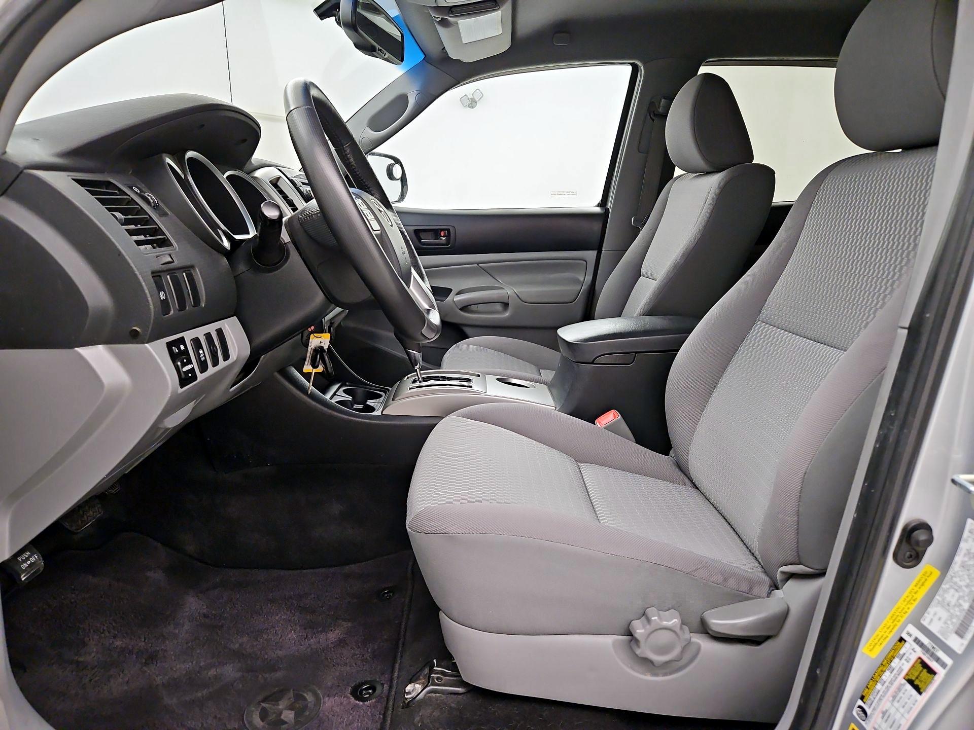Thumbnail: 2013 Toyota Tacoma - 11