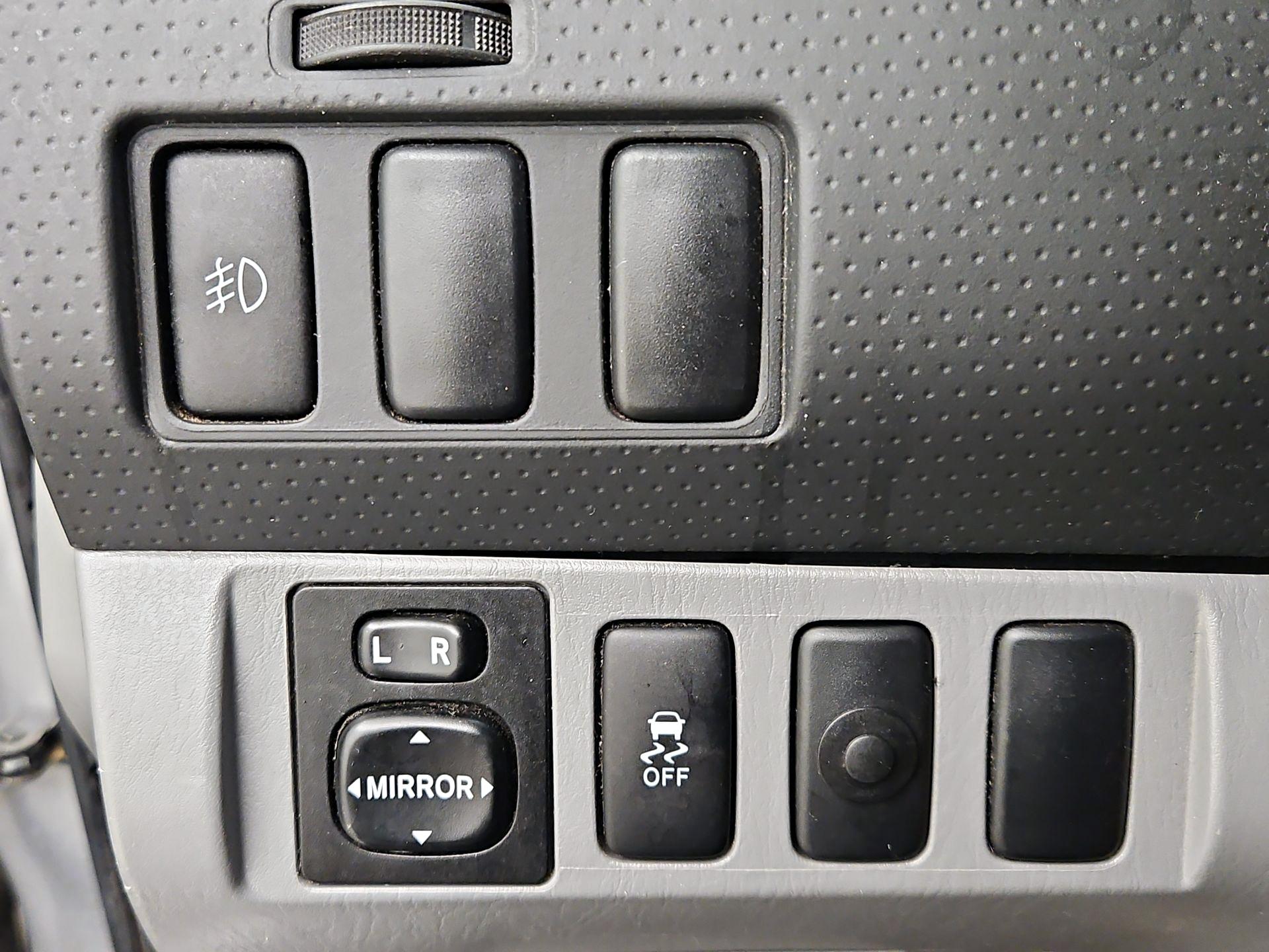 Thumbnail: 2013 Toyota Tacoma - 13