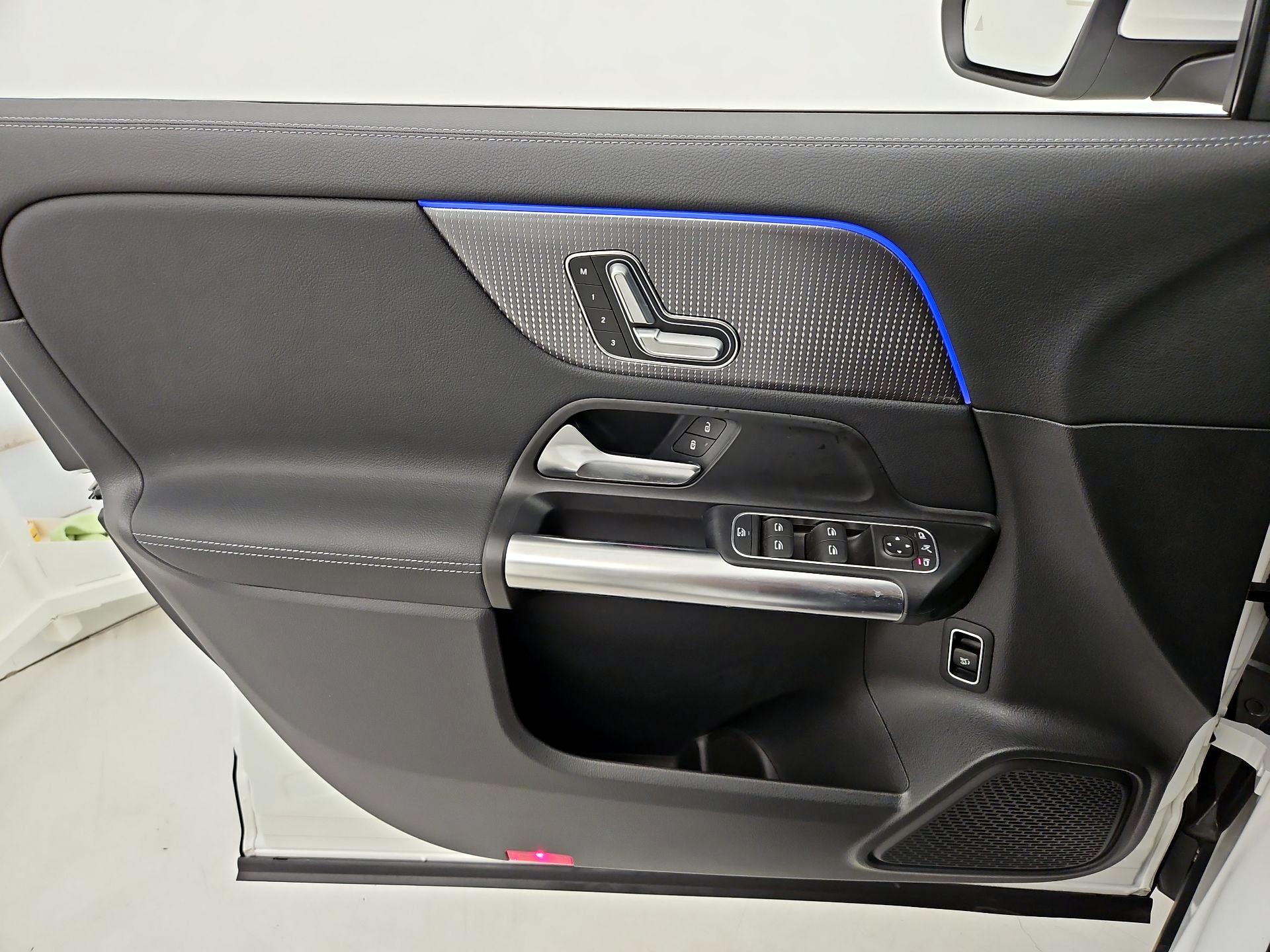 Thumbnail: 2023 Mercedes-Benz GLA - 12