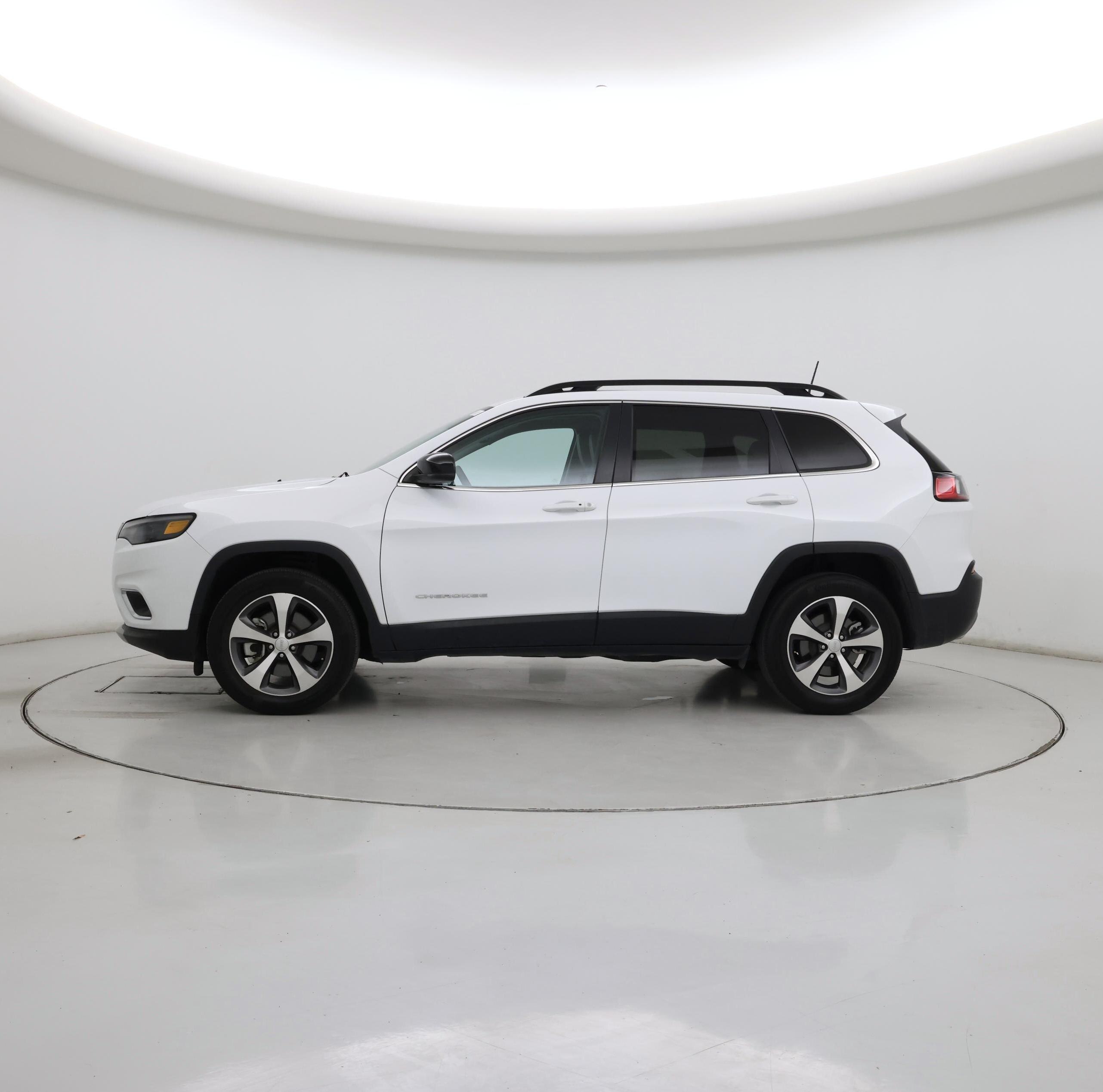 Thumbnail: 2022 Jeep Cherokee - 3
