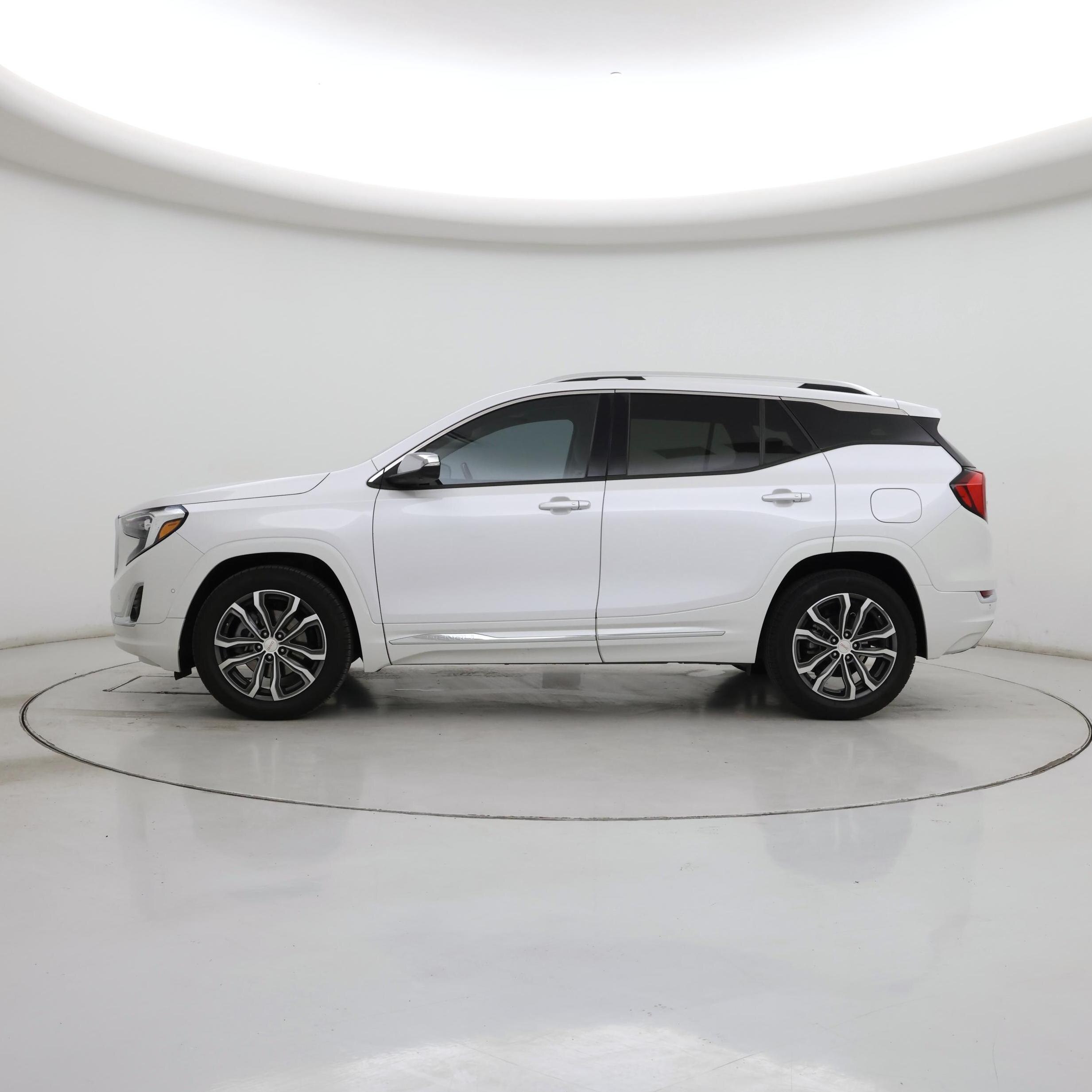 Thumbnail: 2020 GMC Terrain - 3