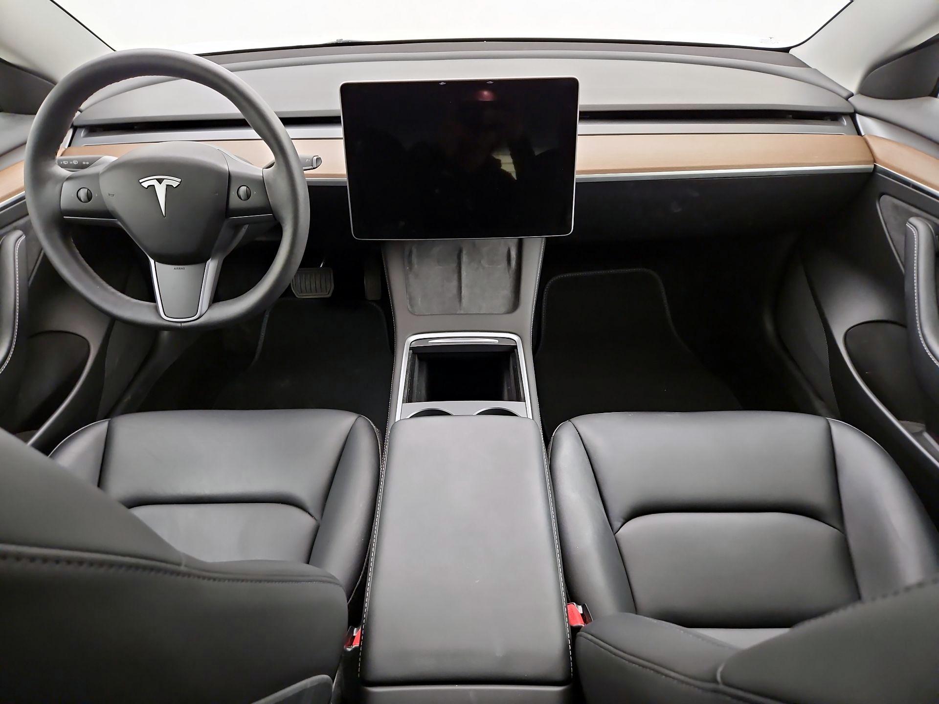 Thumbnail: 2023 Tesla Model 3 - 9