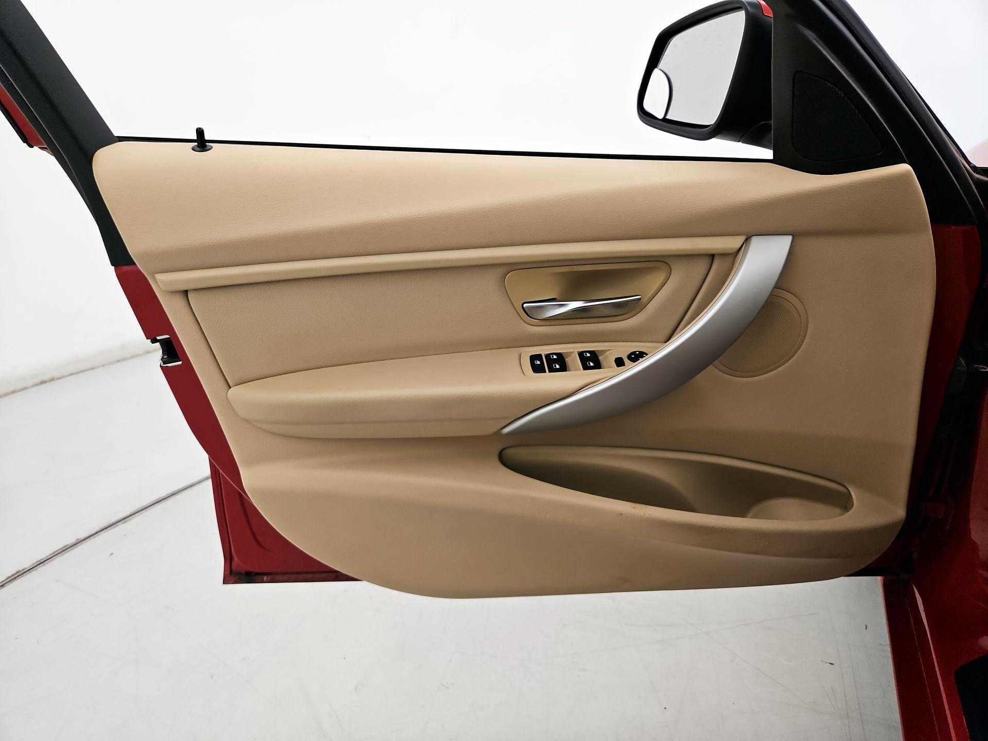 Thumbnail: 2014 BMW 3 Series - 12