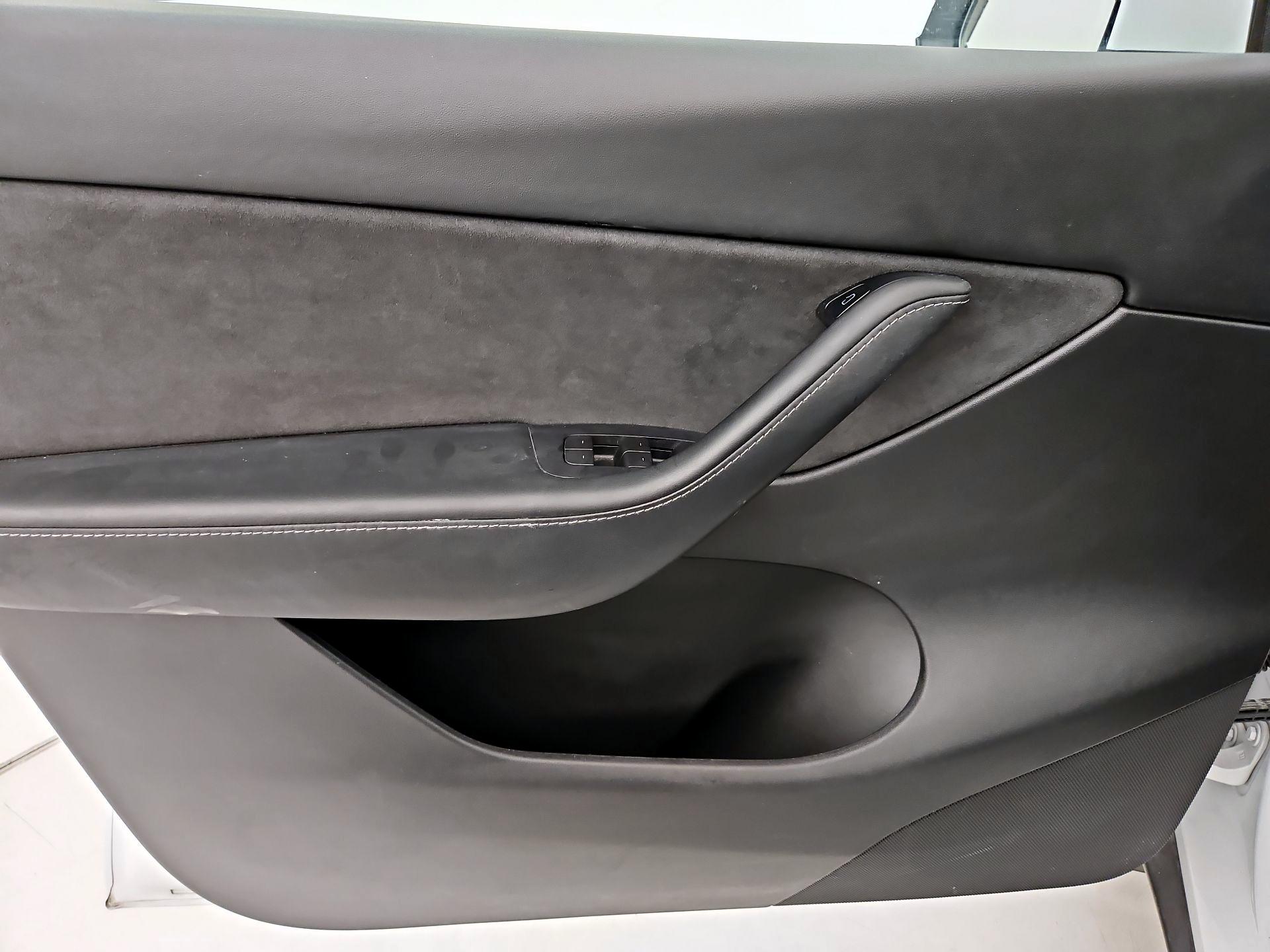 Thumbnail: 2022 Tesla Model Y - 12