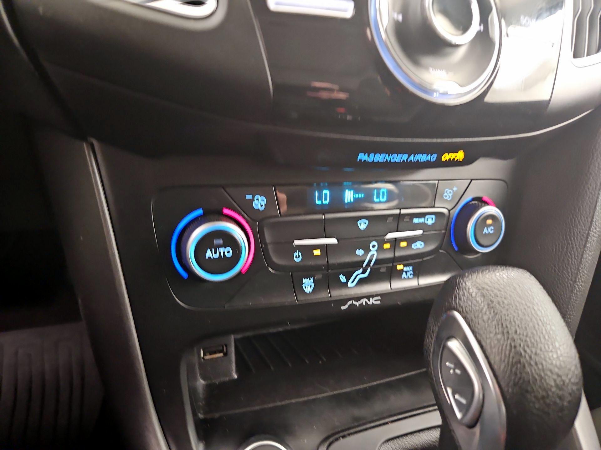 Thumbnail: 2017 Ford Focus - 16
