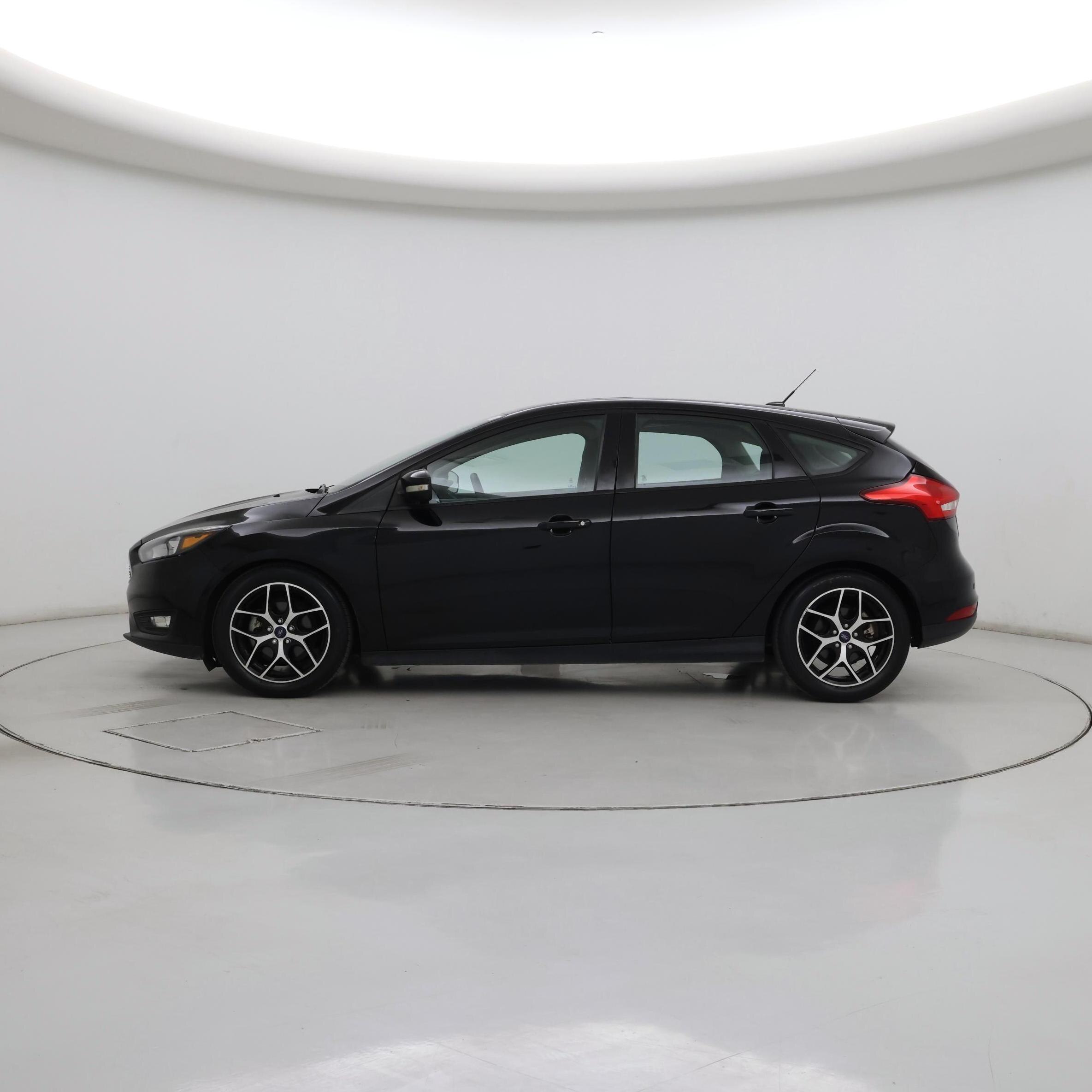 Thumbnail: 2017 Ford Focus - 3