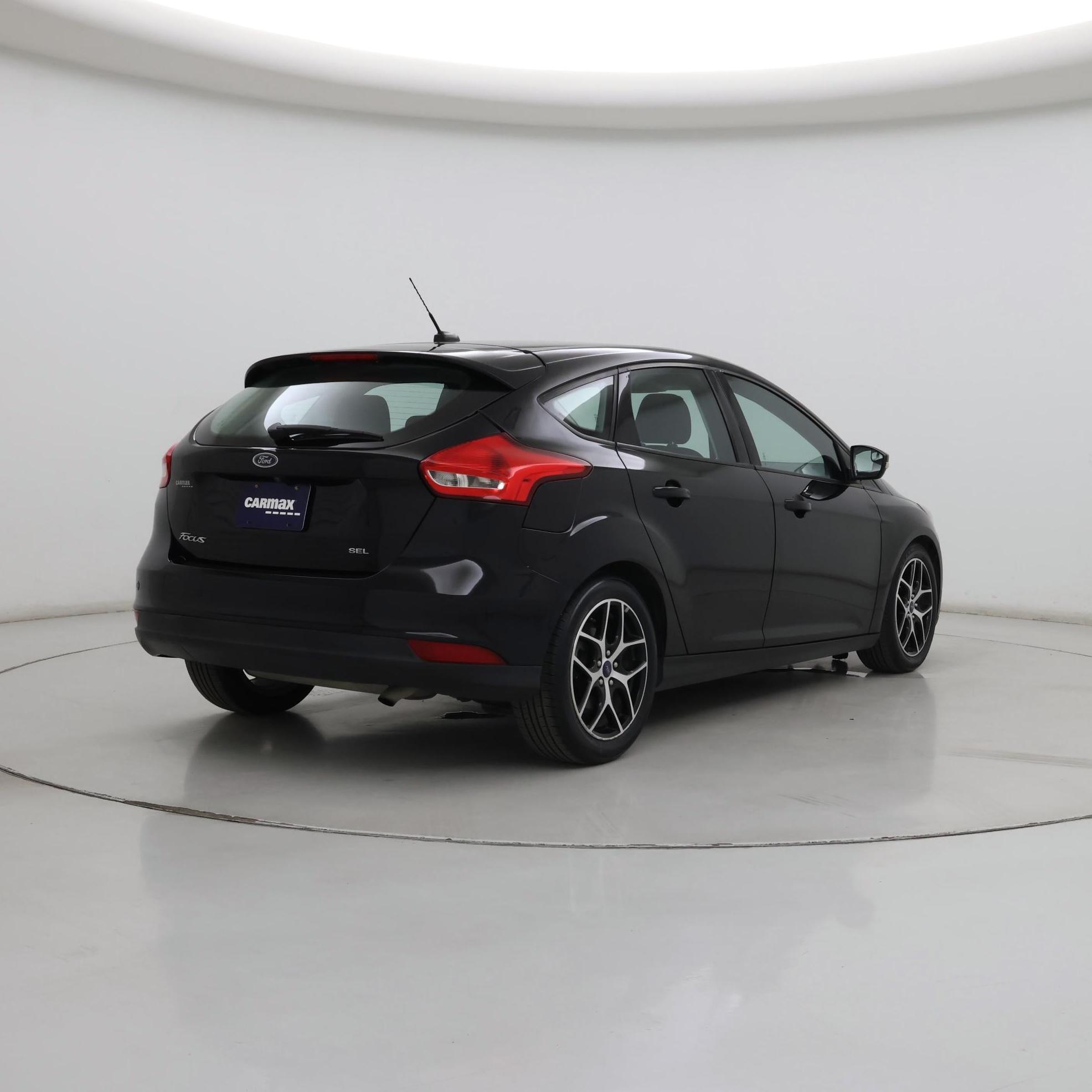 Thumbnail: 2017 Ford Focus - 8