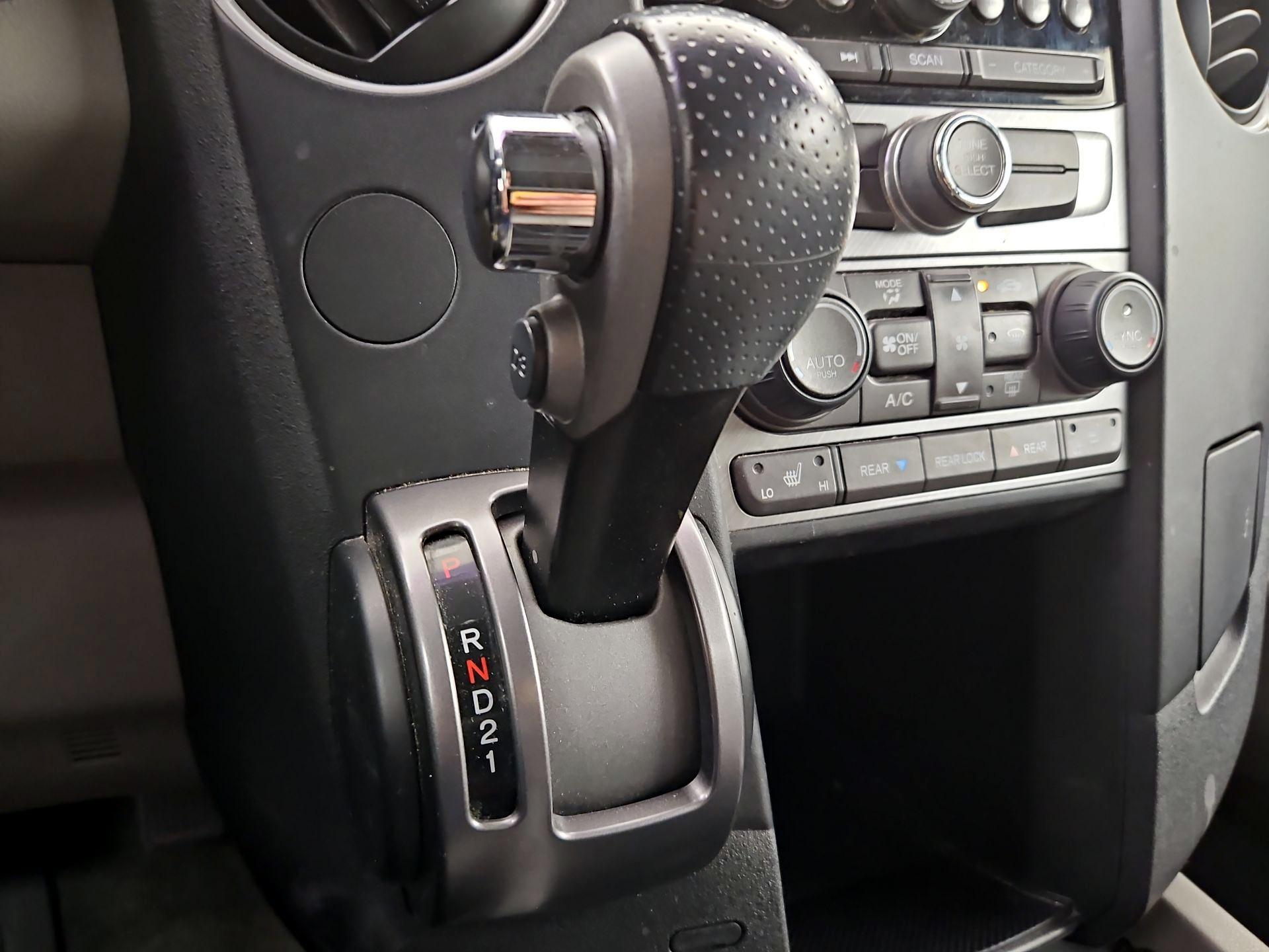 Thumbnail: 2015 Honda Pilot - 17