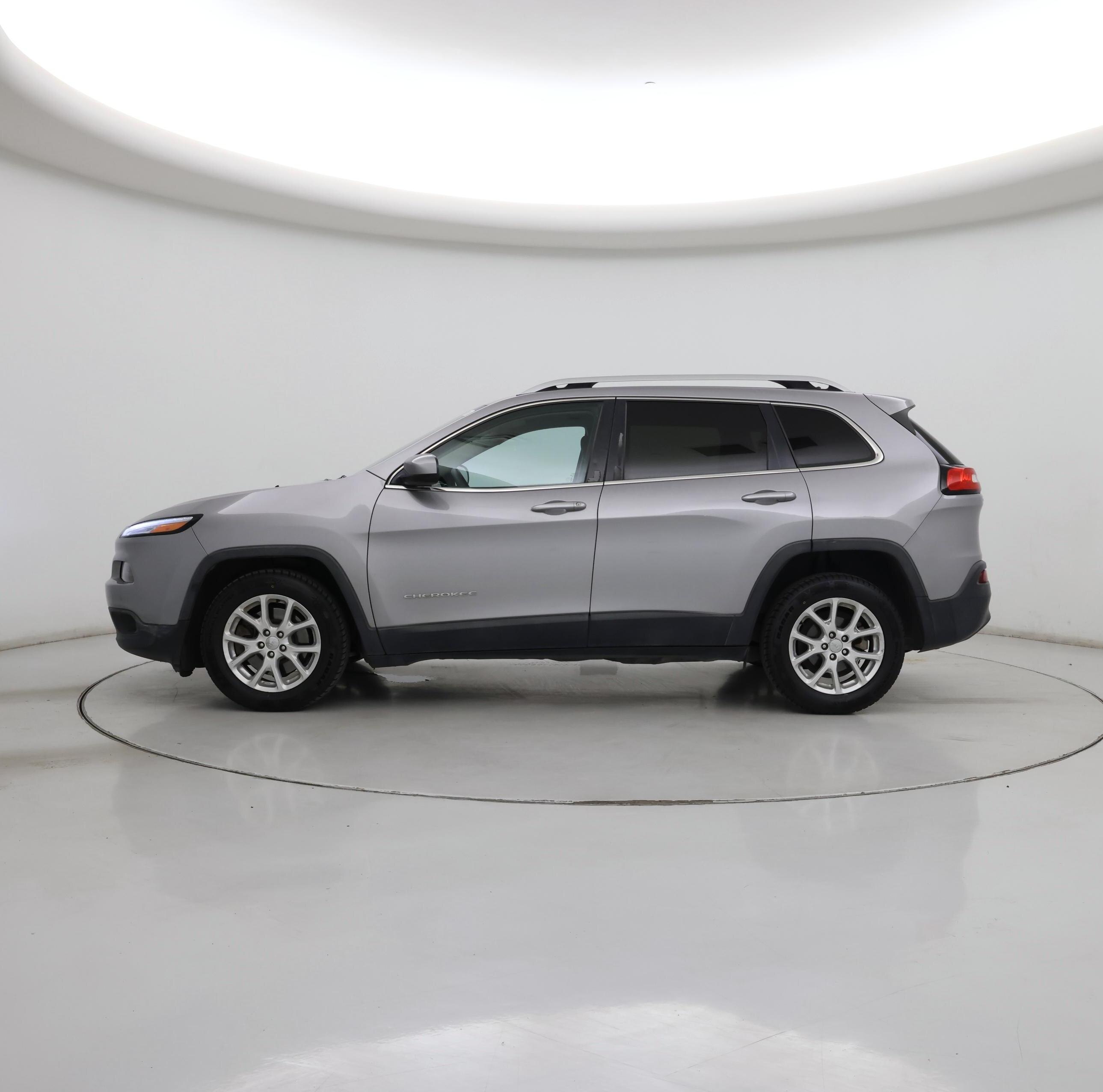 Thumbnail: 2018 Jeep Cherokee - 3