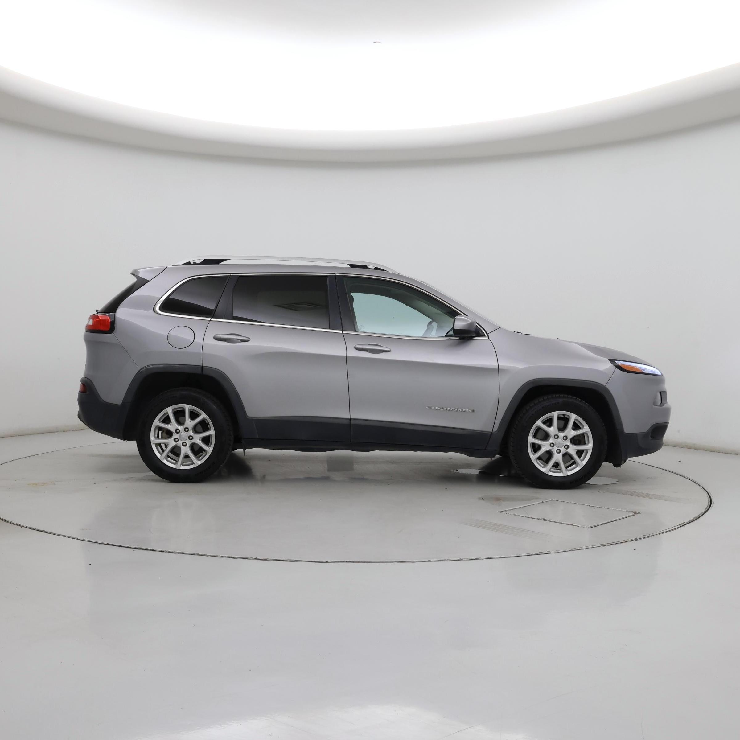 Thumbnail: 2018 Jeep Cherokee - 7