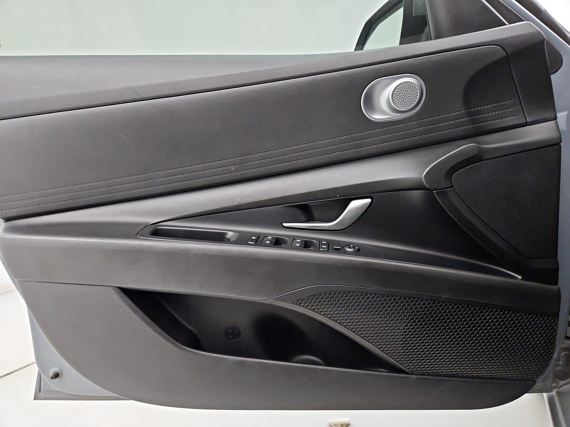 Thumbnail: 2023 Hyundai Elantra - 12
