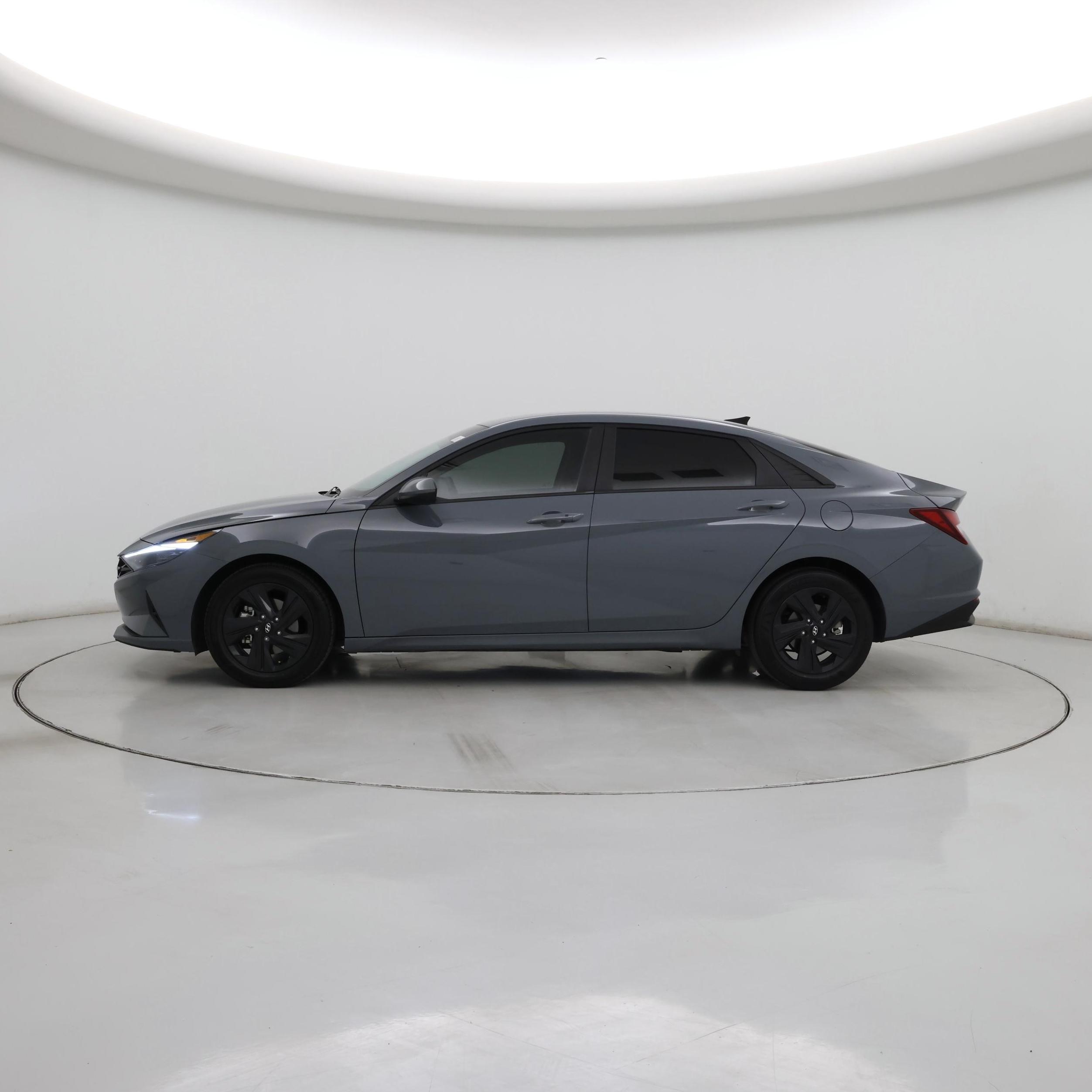 Thumbnail: 2023 Hyundai Elantra - 3