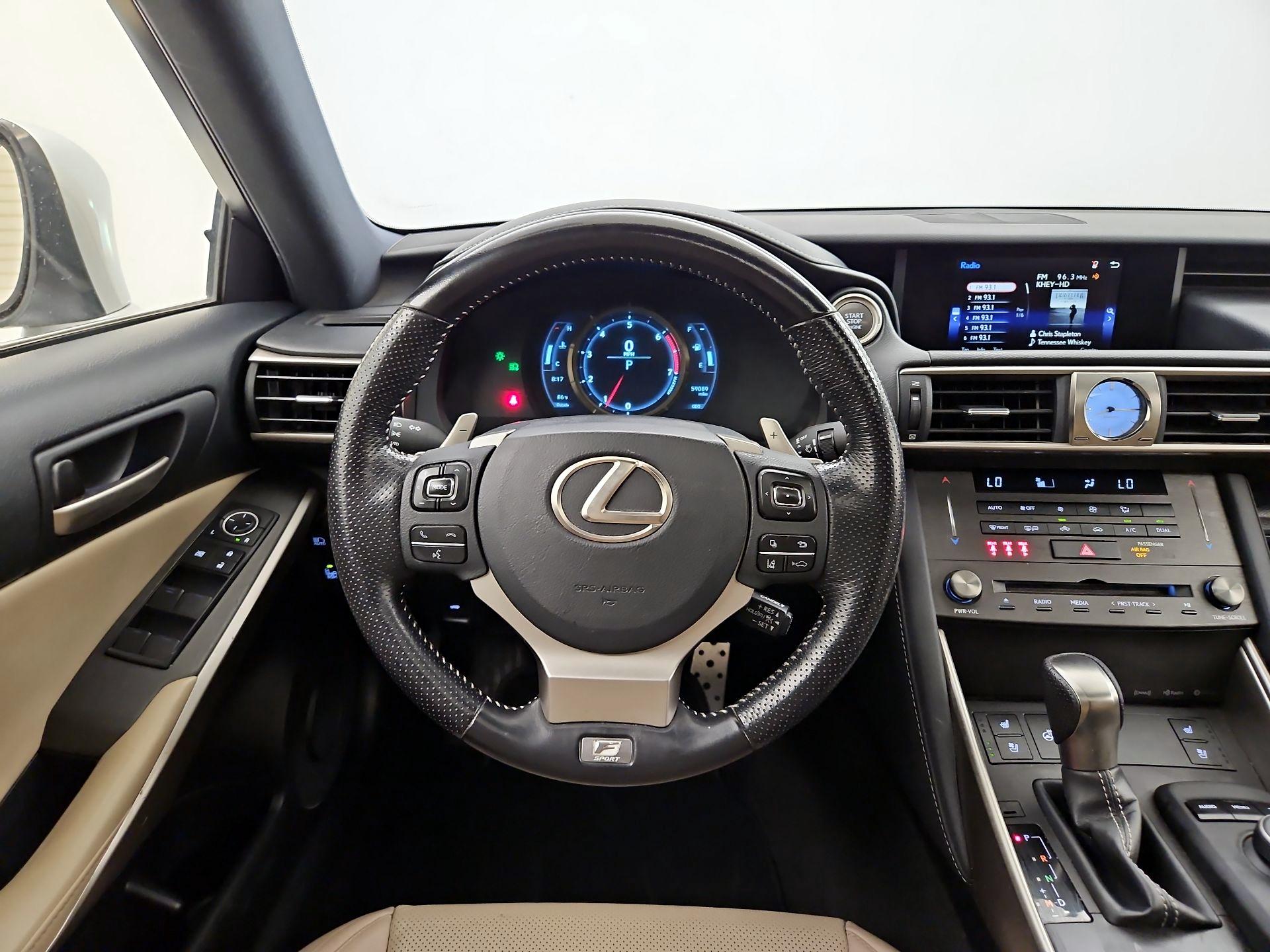 Thumbnail: 2019 Lexus IS - 10