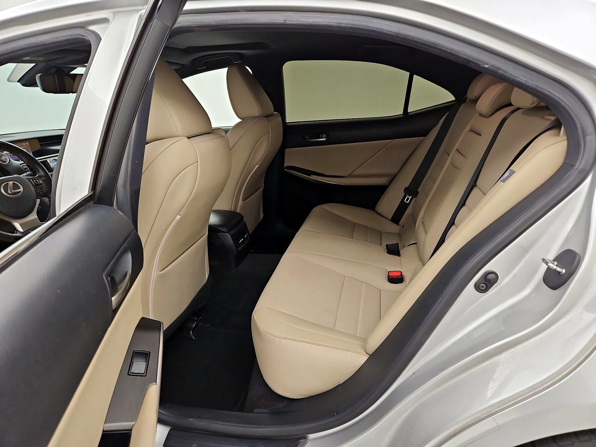 Thumbnail: 2019 Lexus IS - 20