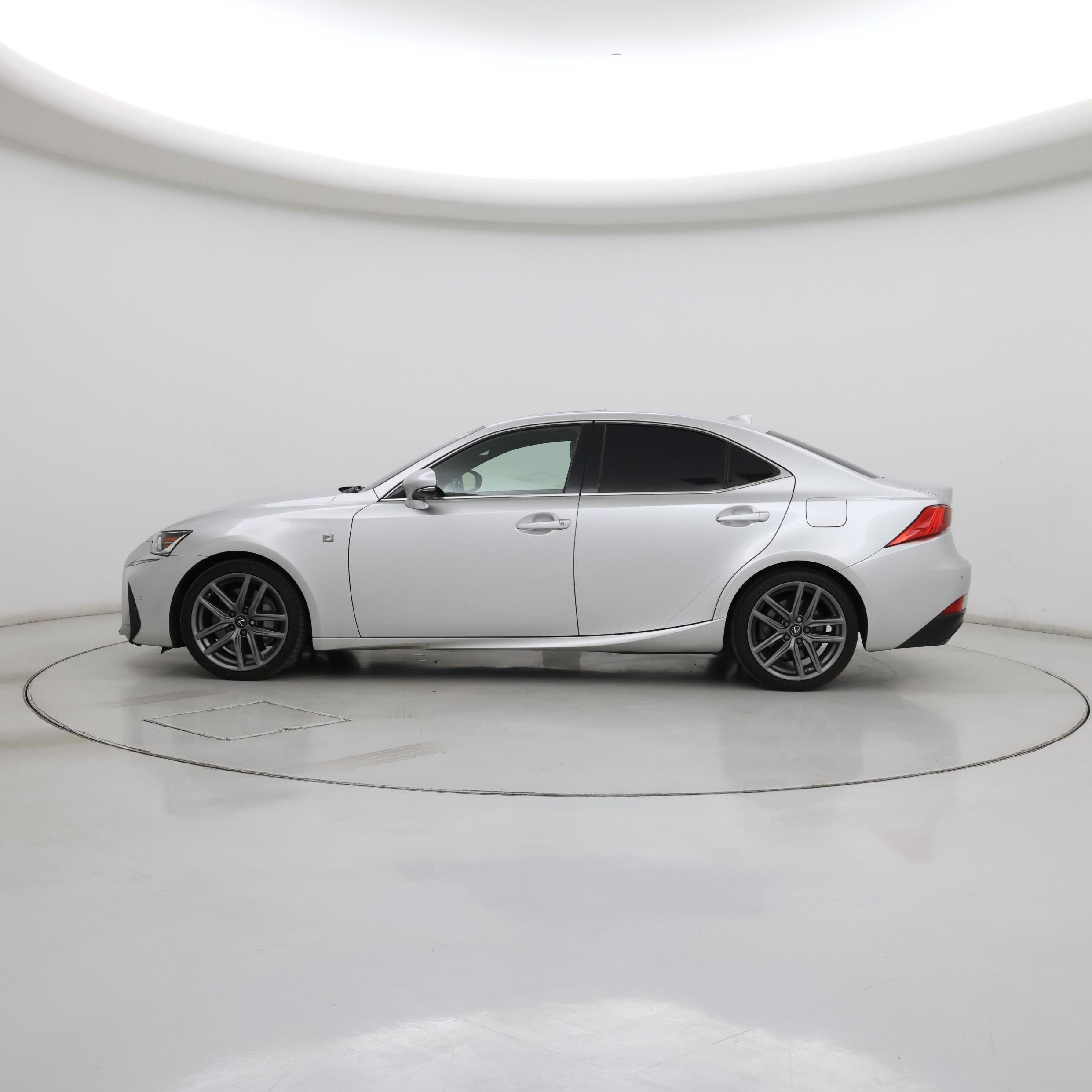 Thumbnail: 2019 Lexus IS - 3