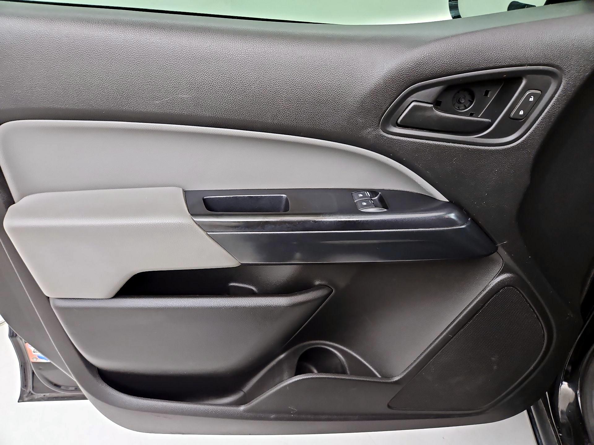 Thumbnail: 2017 Chevrolet Colorado - 12