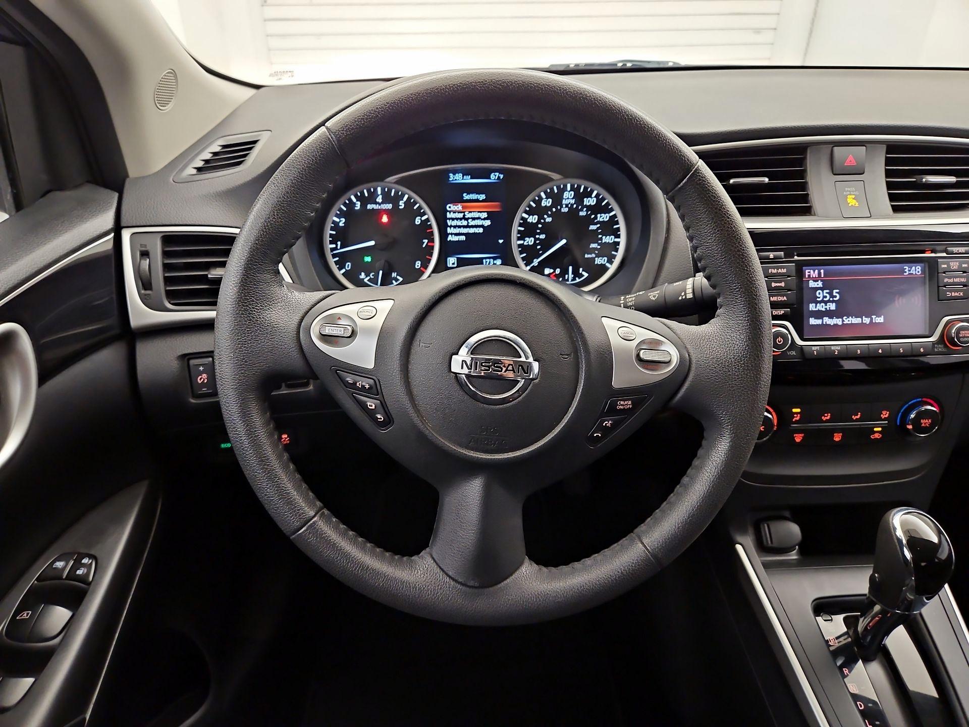 Thumbnail: 2017 Nissan Sentra - 10