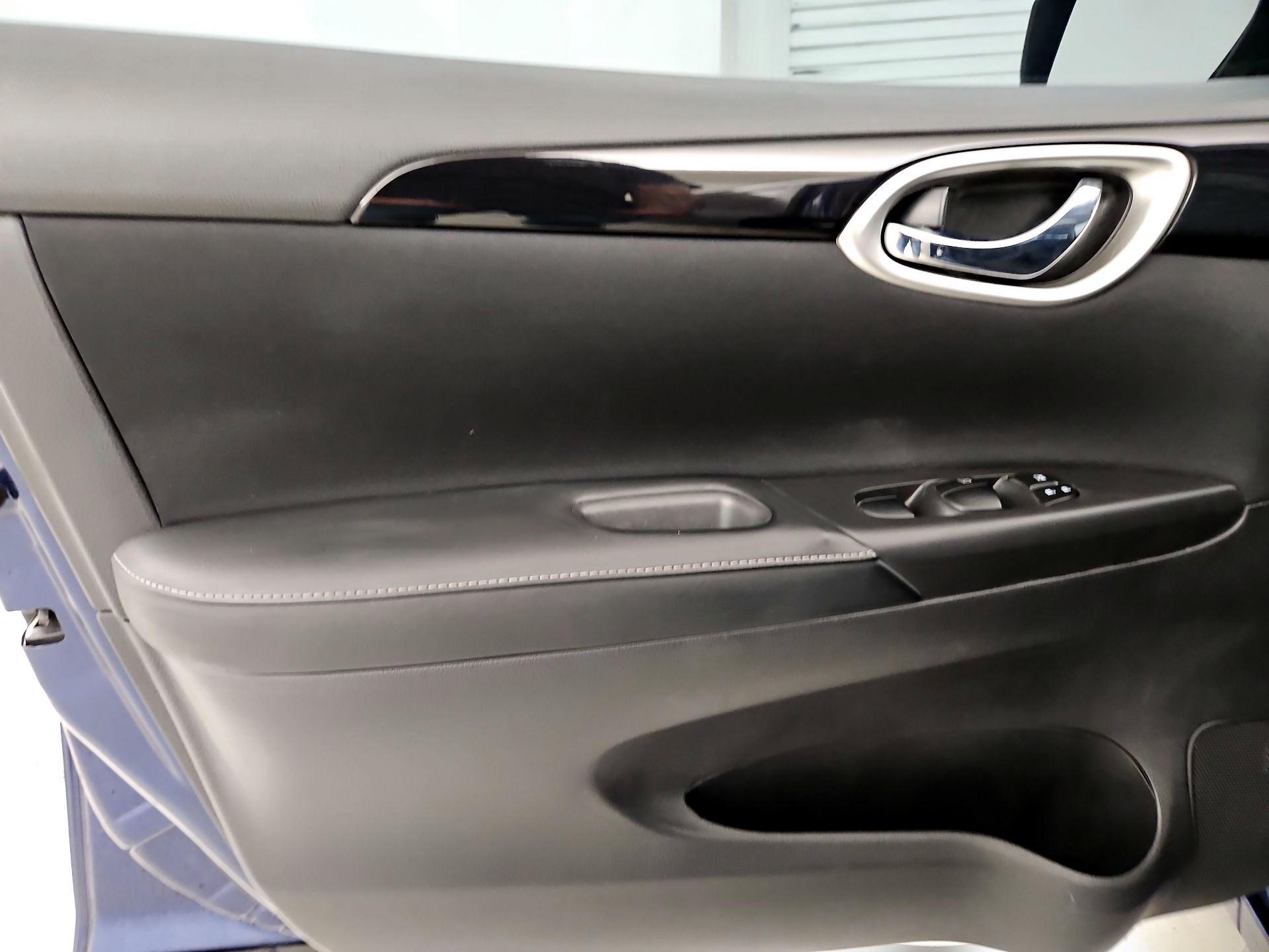 Thumbnail: 2017 Nissan Sentra - 12