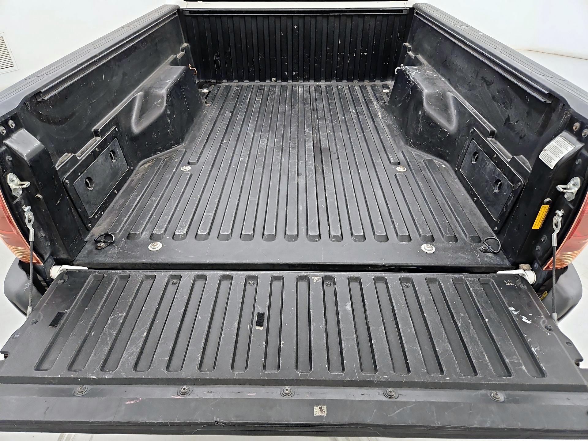Thumbnail: 2014 Toyota Tacoma - 18