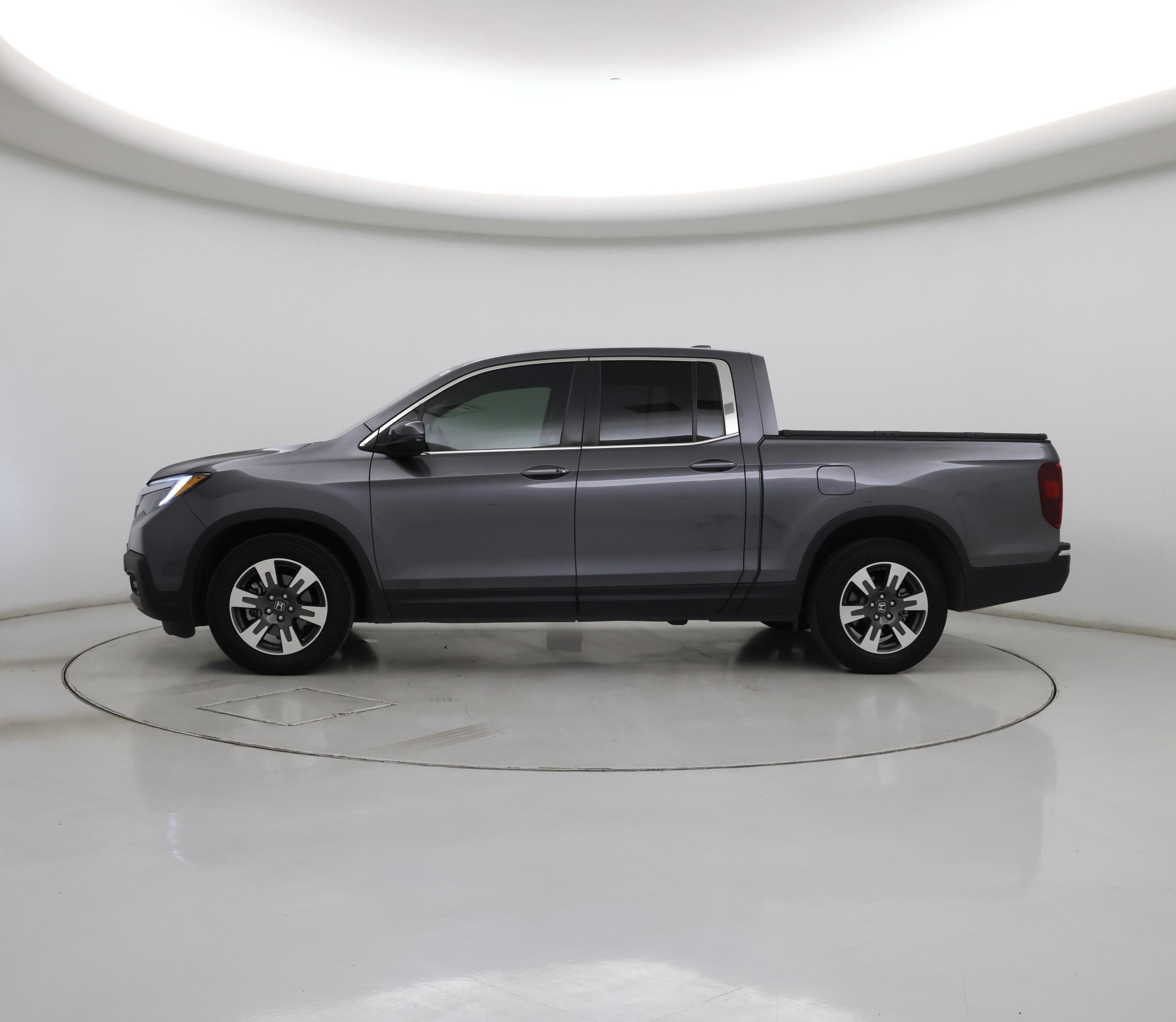 Thumbnail: 2017 Honda Ridgeline - 3