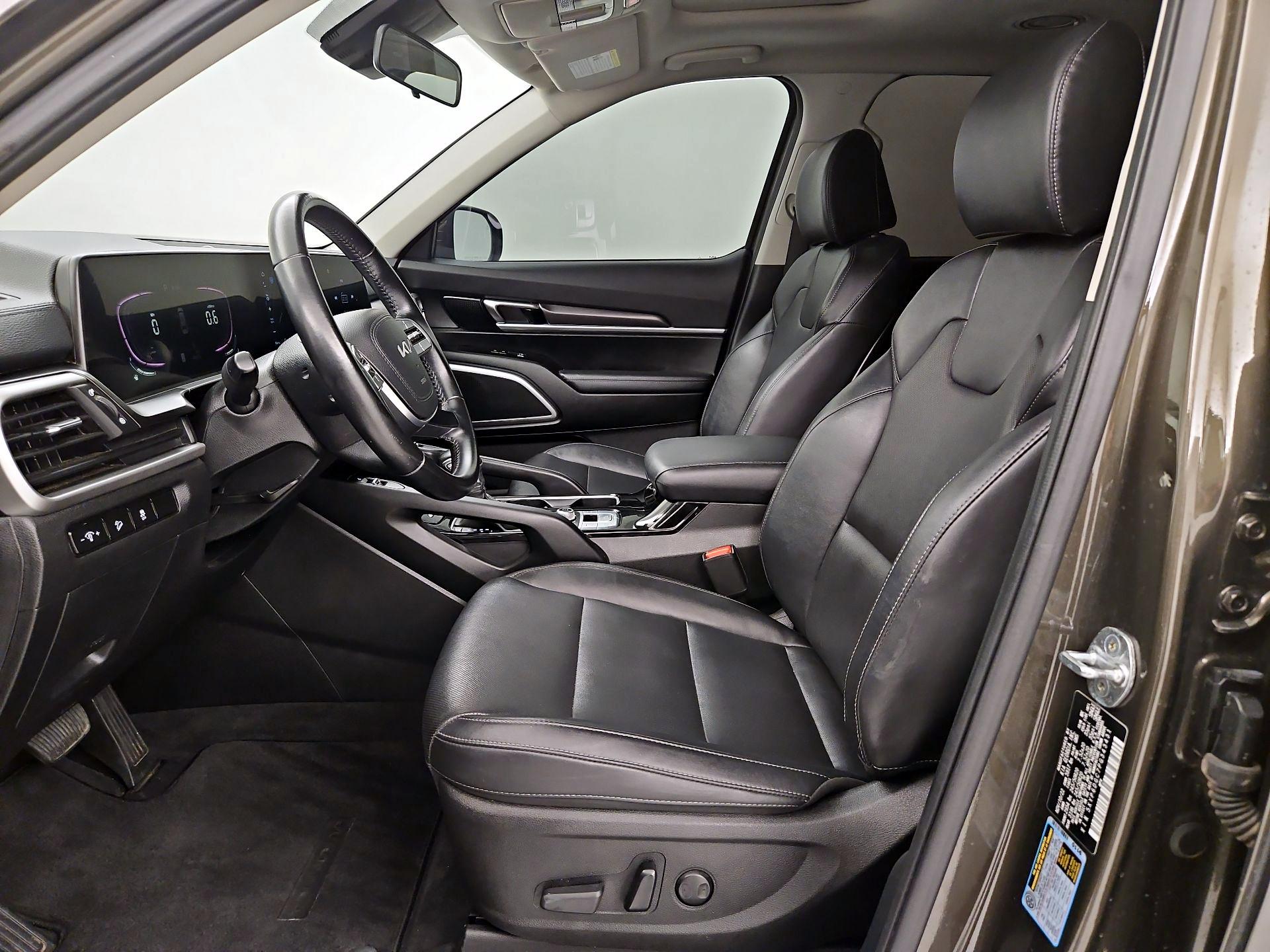Thumbnail: 2023 Kia Telluride - 11