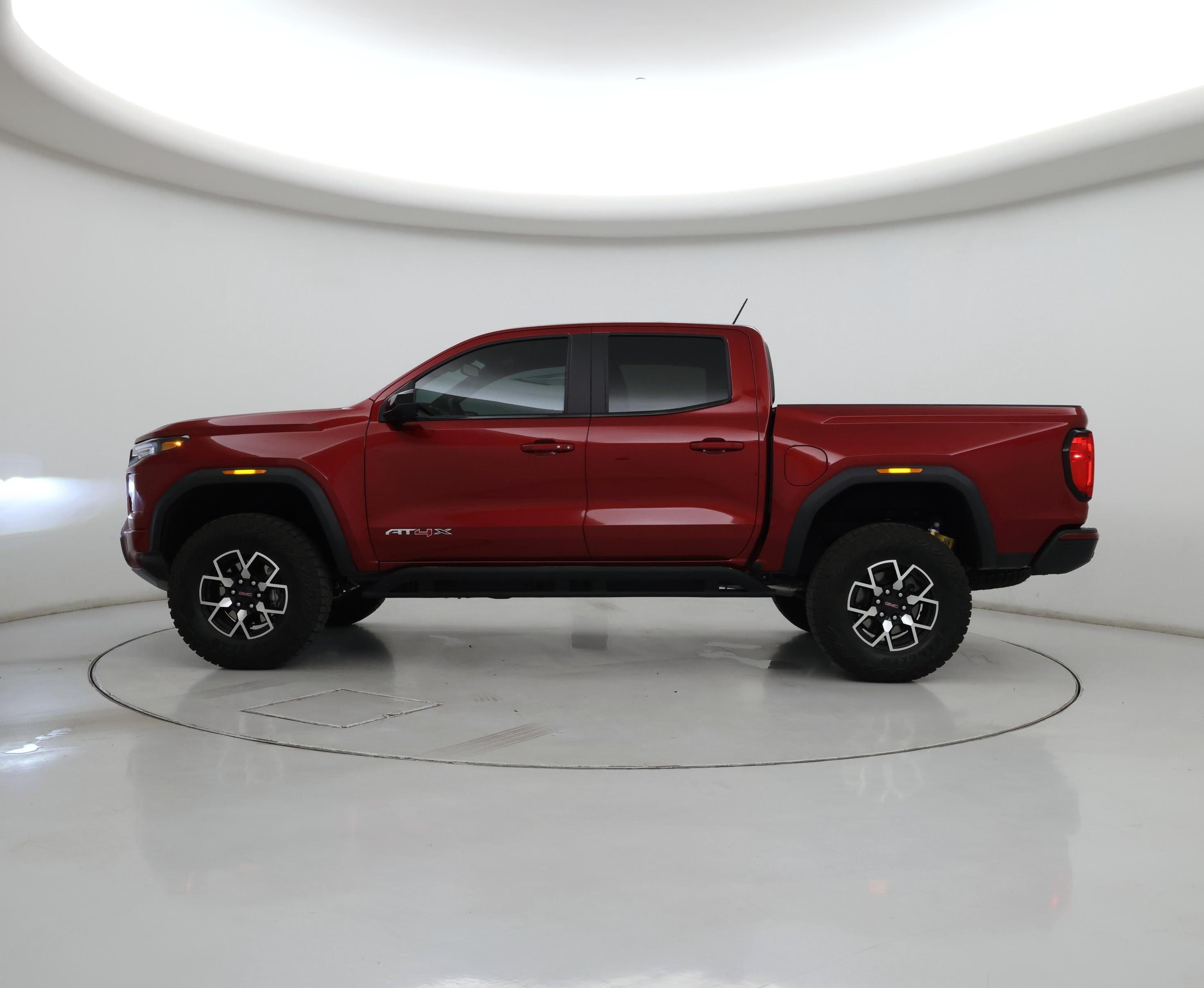 Thumbnail: 2024 GMC Canyon - 3