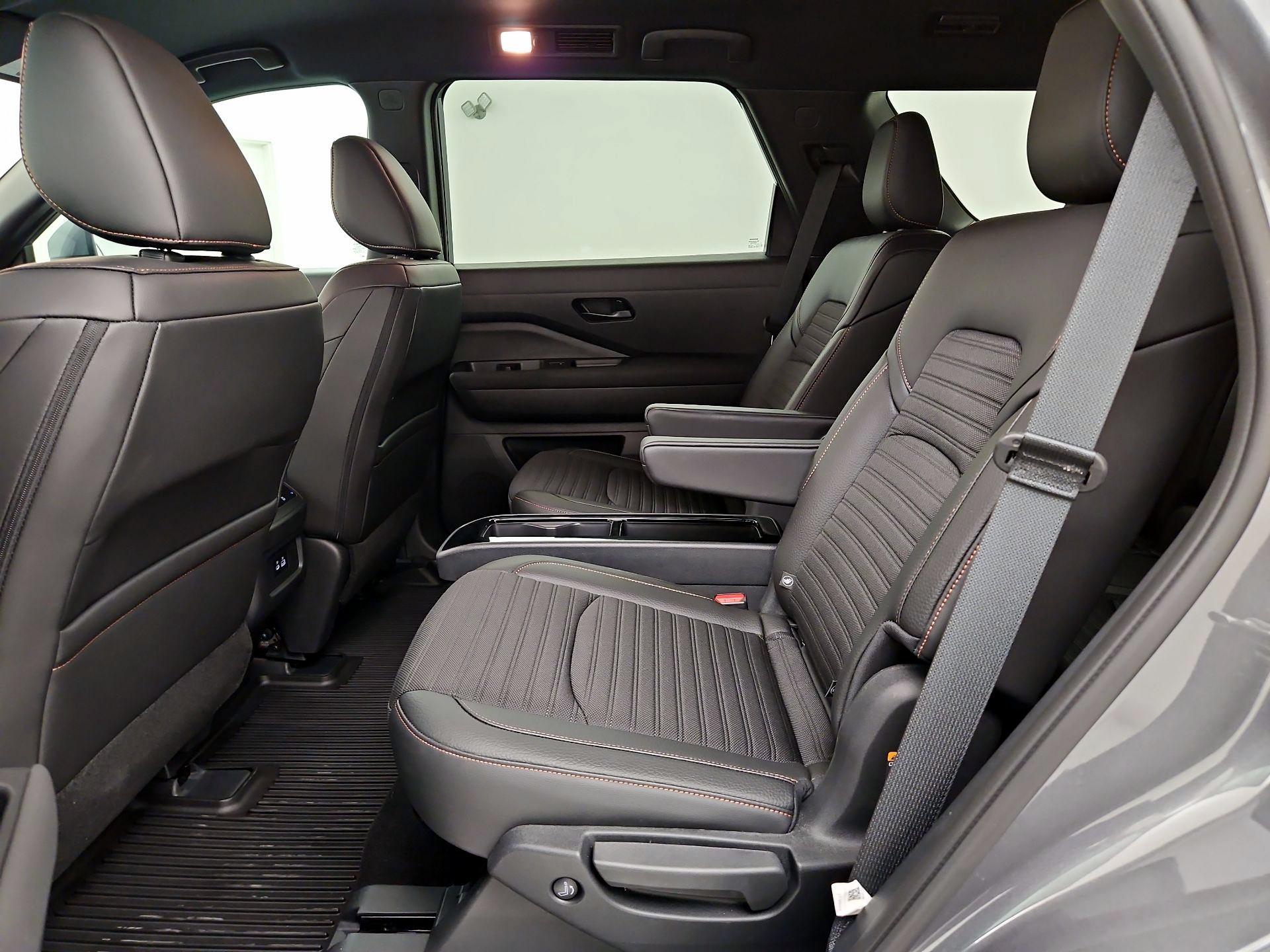 Thumbnail: 2025 Nissan Pathfinder - 19