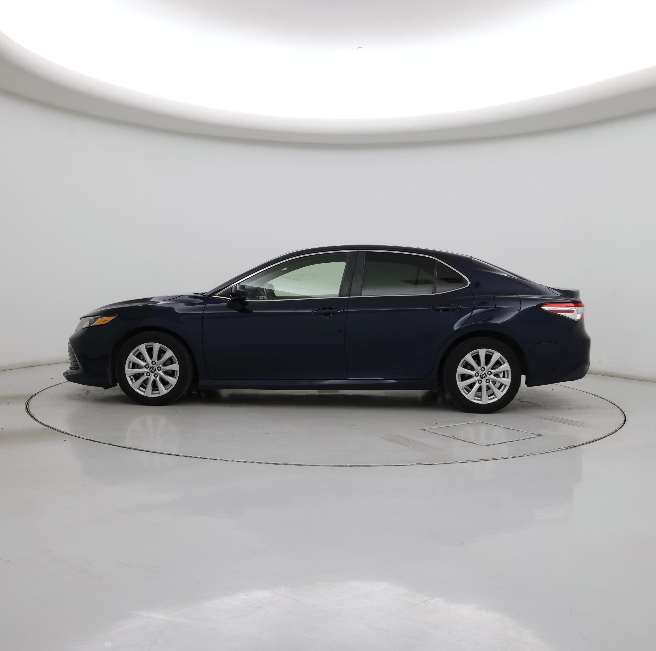 Thumbnail: 2018 Toyota Camry - 3