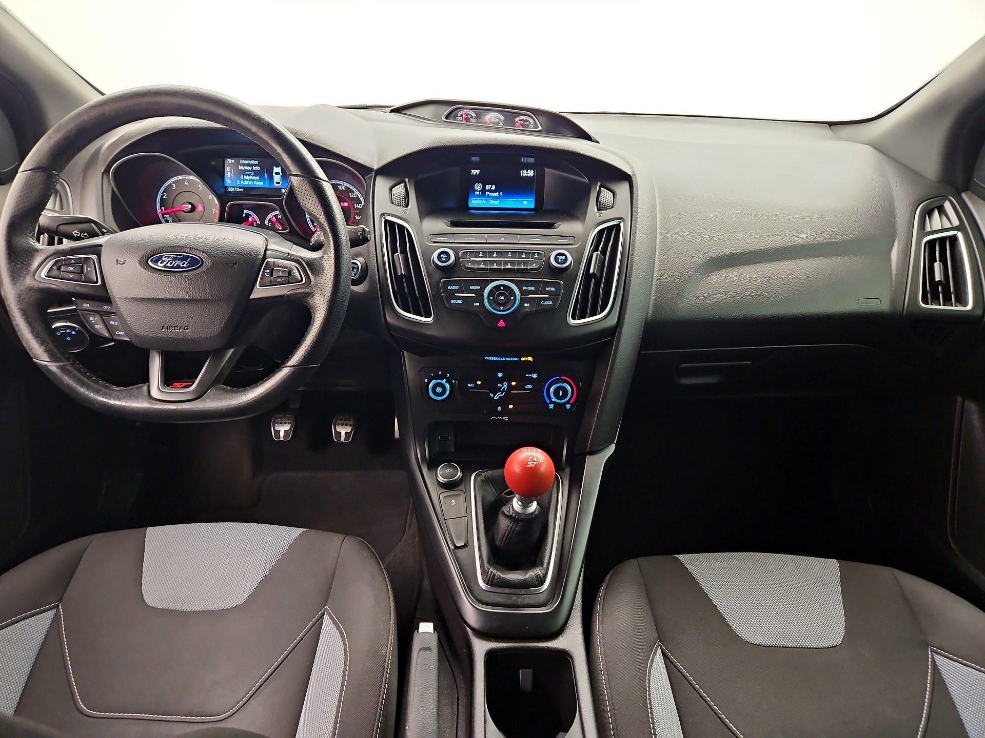 Thumbnail: 2017 Ford Focus - 9