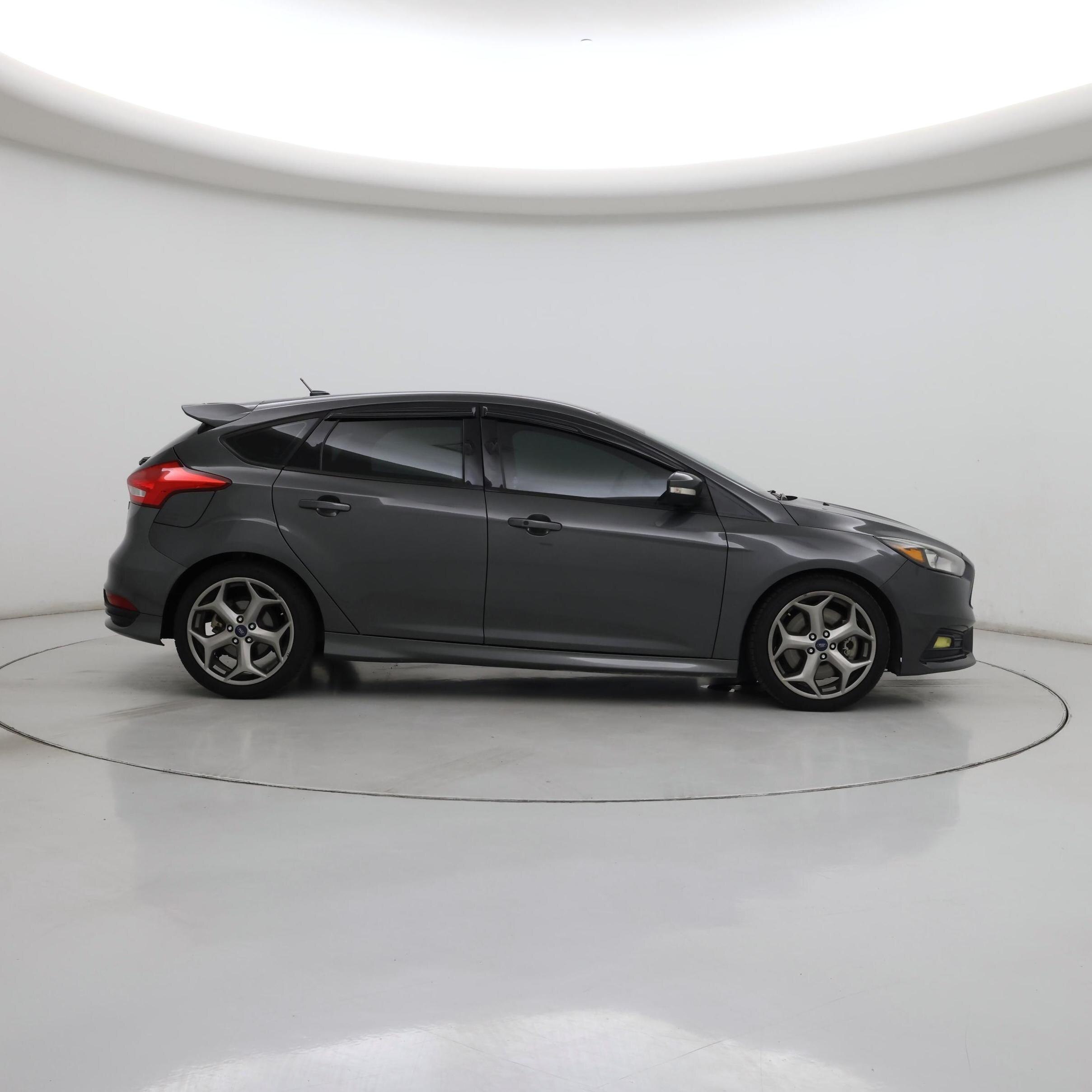Thumbnail: 2017 Ford Focus - 7