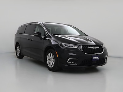 Black 2023 Chrysler Pacifica Touring L