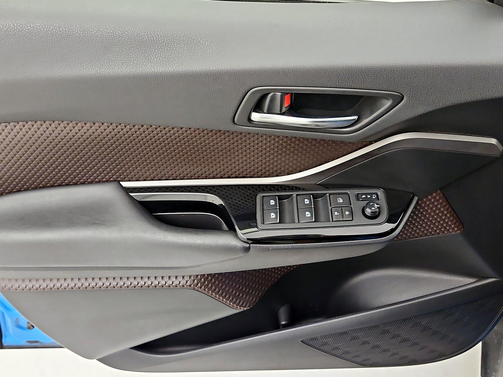 Thumbnail: 2019 Toyota C-HR - 12
