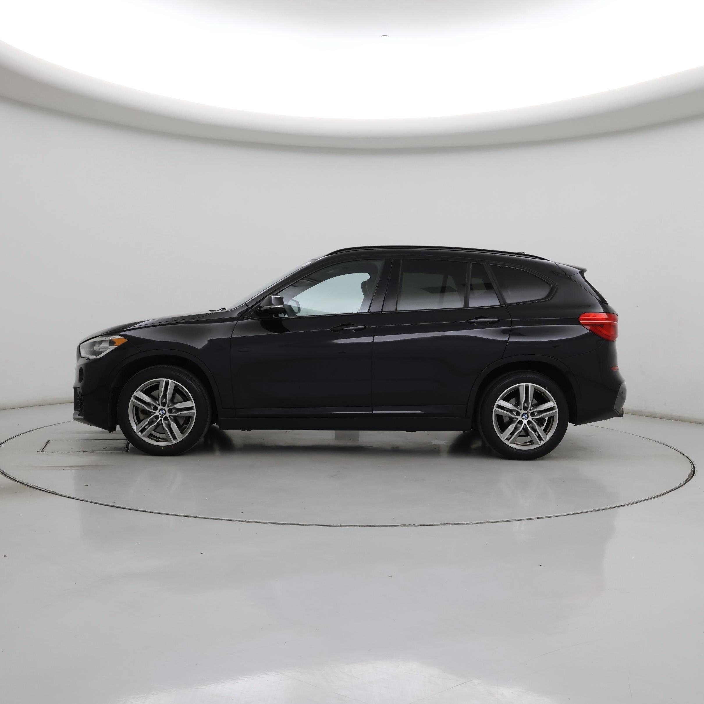 Thumbnail: 2019 BMW X1 - 3