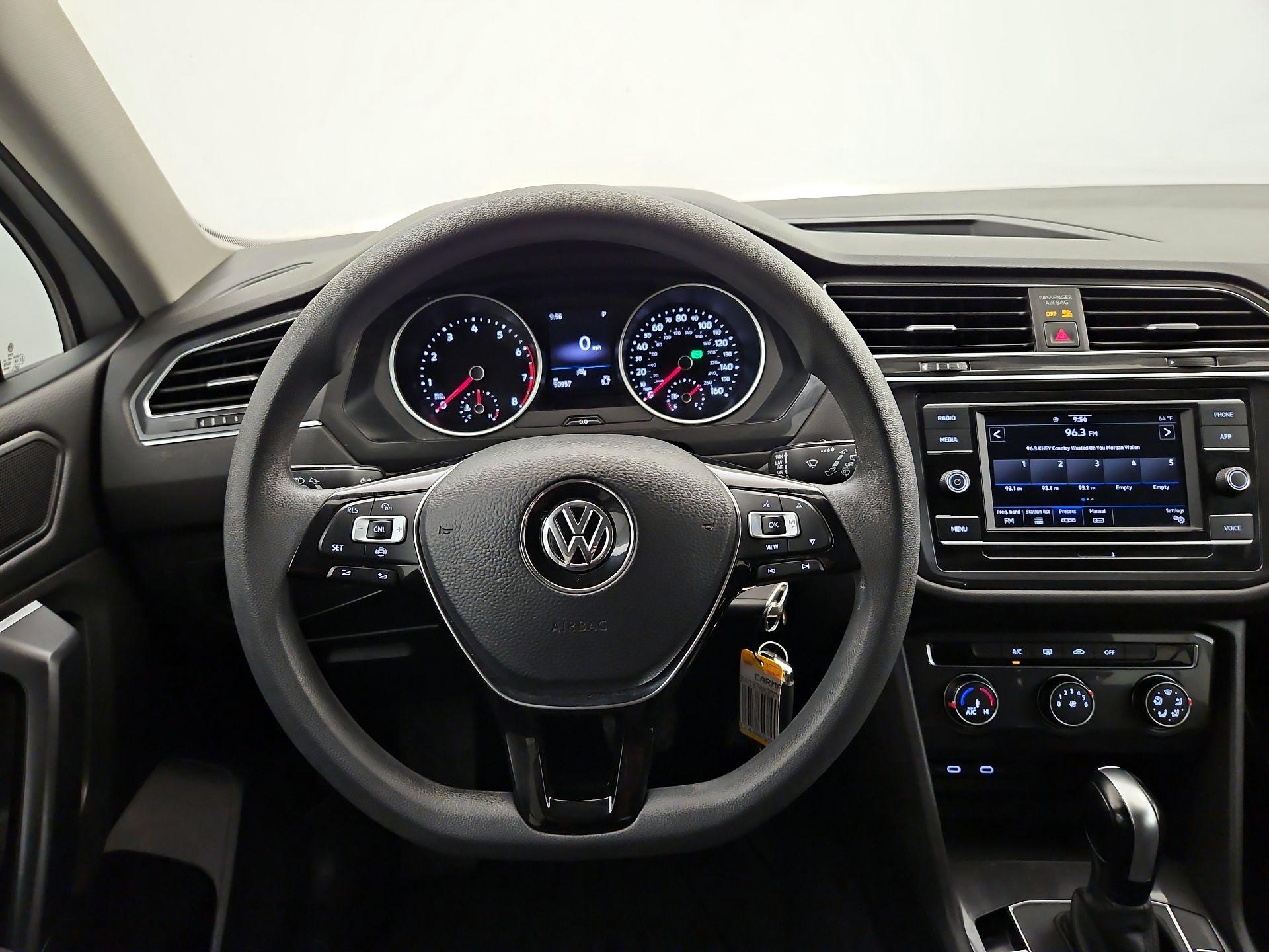 Thumbnail: 2021 Volkswagen Tiguan - 10