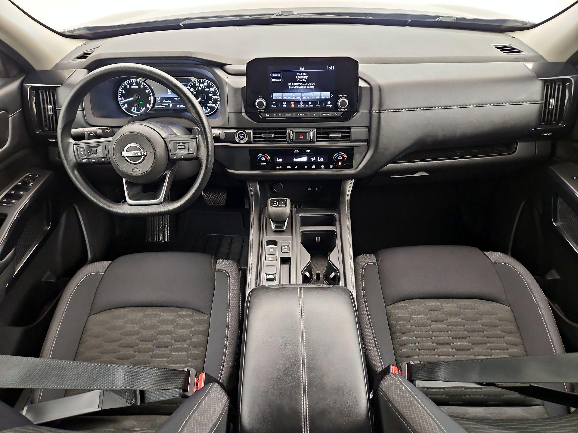 Thumbnail: 2023 Nissan Pathfinder - 9