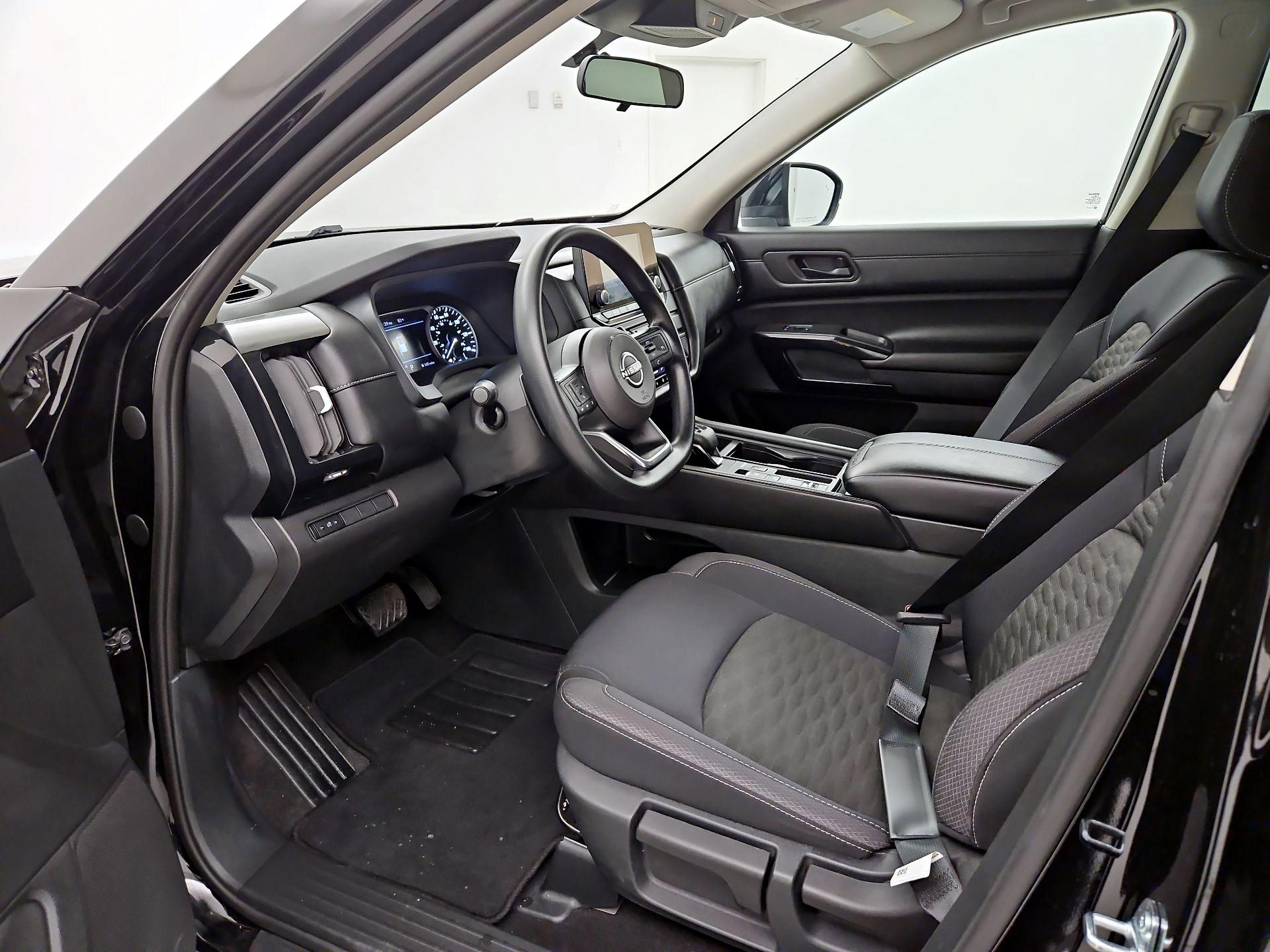 Thumbnail: 2023 Nissan Pathfinder - 11