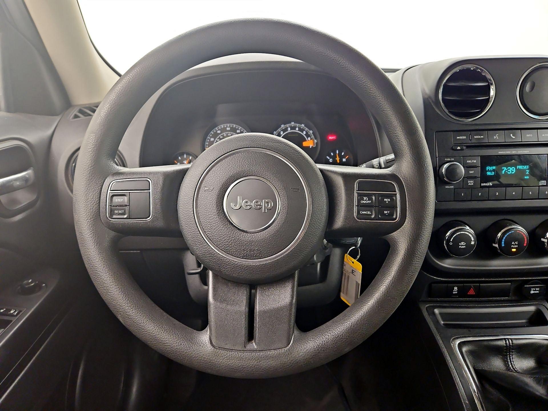 Thumbnail: 2016 Jeep Patriot - 10