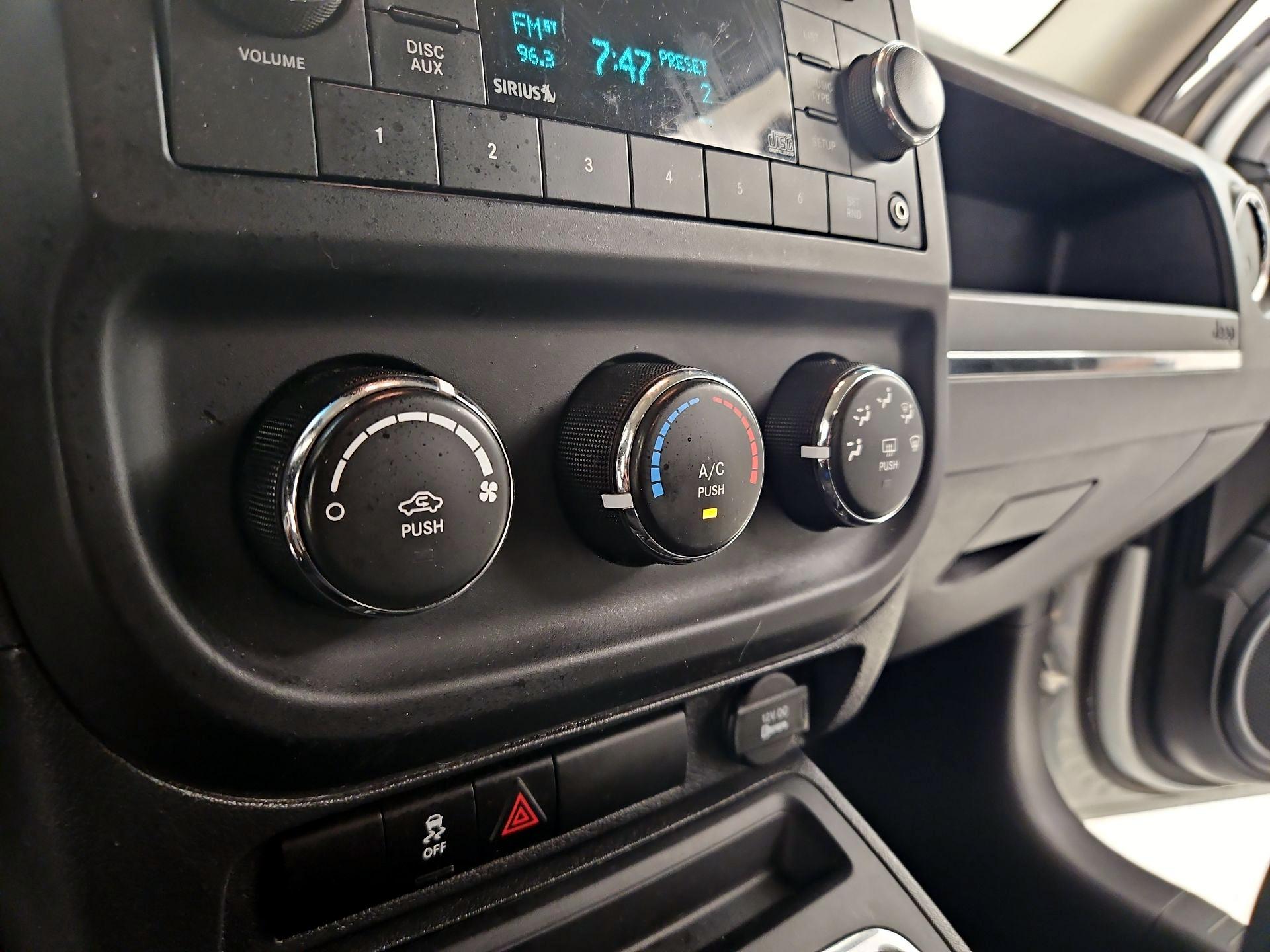 Thumbnail: 2016 Jeep Patriot - 14