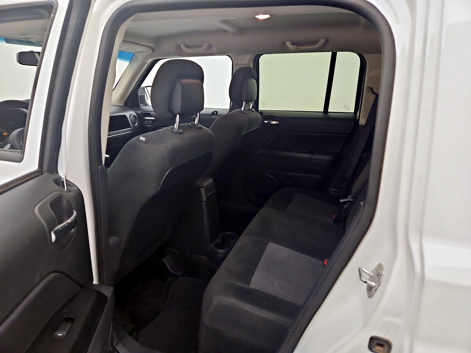 Thumbnail: 2016 Jeep Patriot - 17