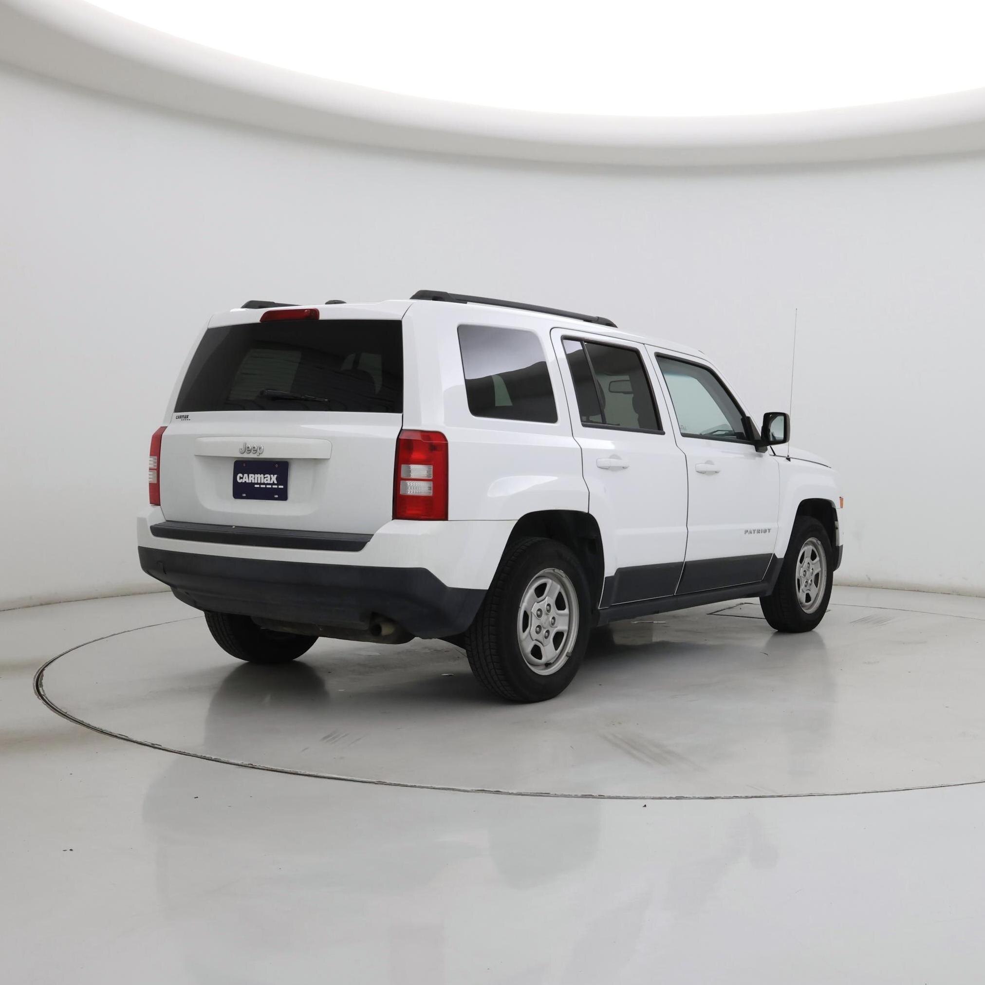 Thumbnail: 2016 Jeep Patriot - 8