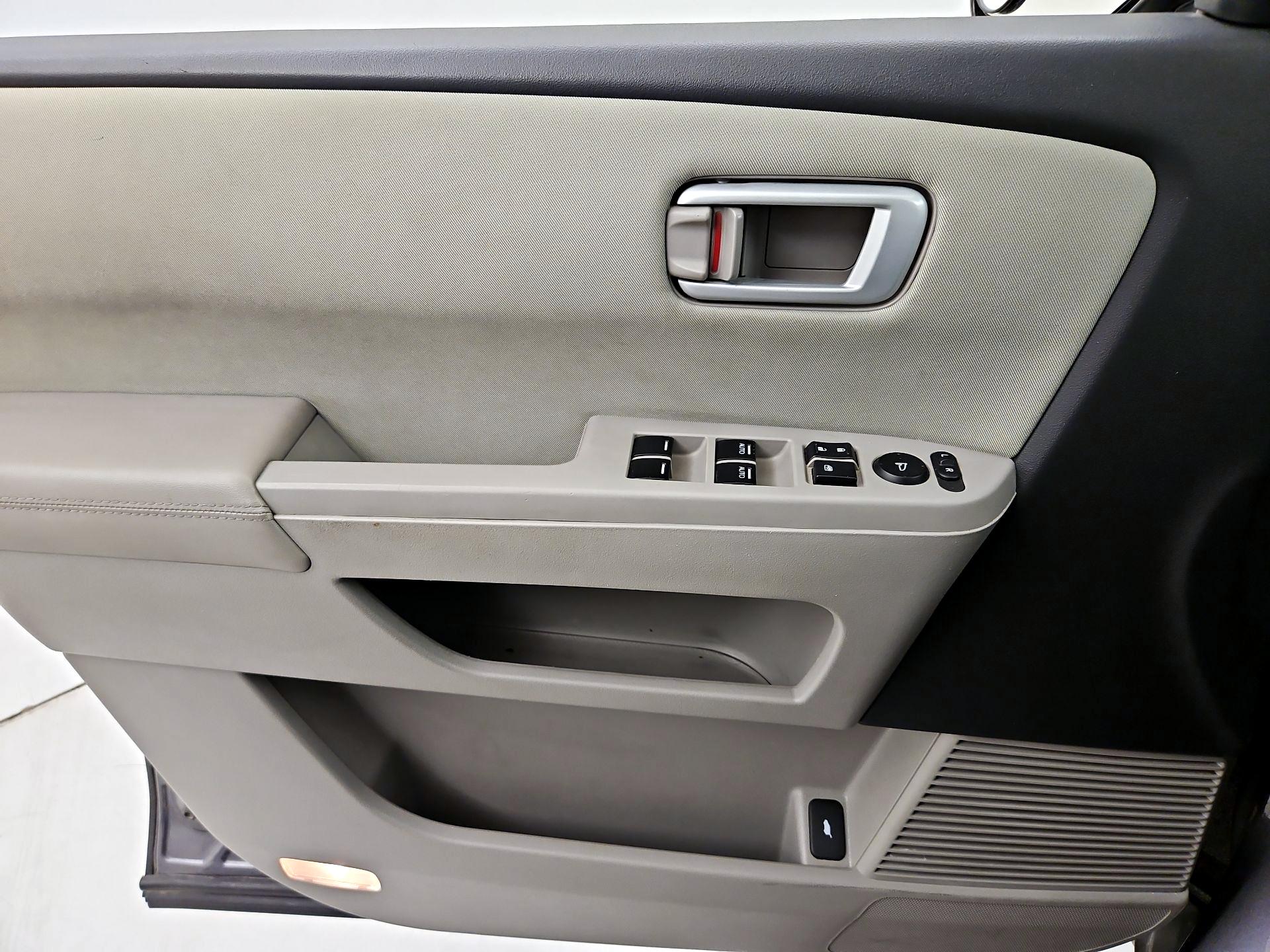 Thumbnail: 2015 Honda Pilot - 12