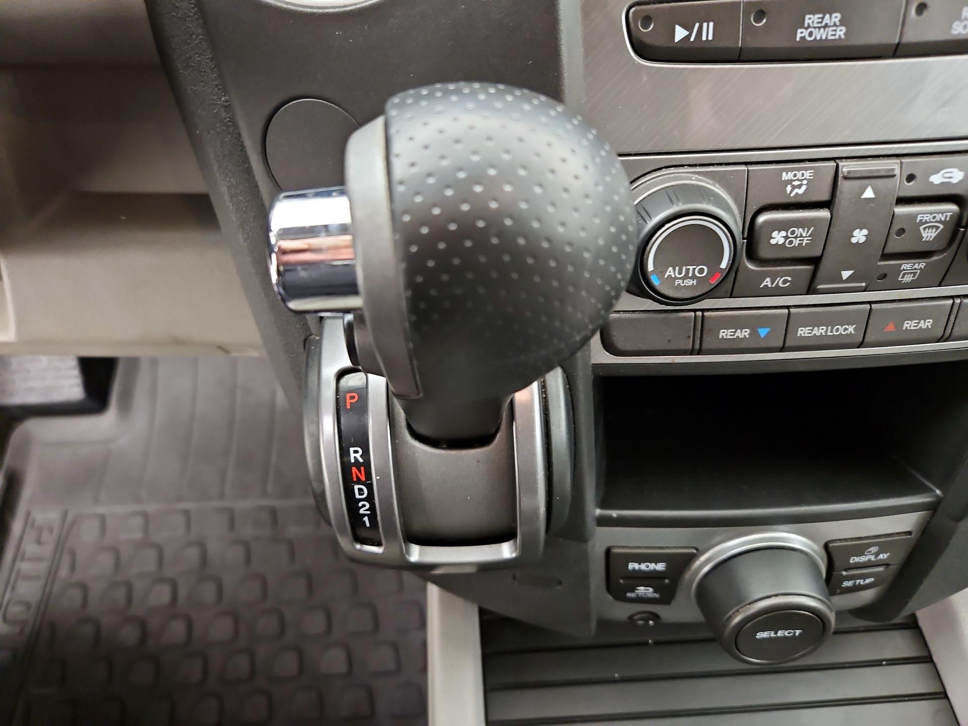 Thumbnail: 2015 Honda Pilot - 17